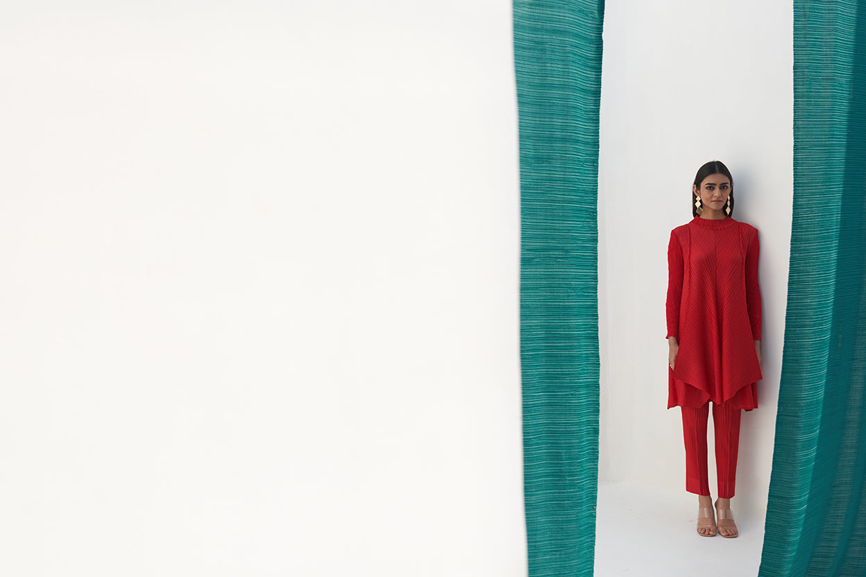 RED CRUSHED SLEEVES KURTI SET