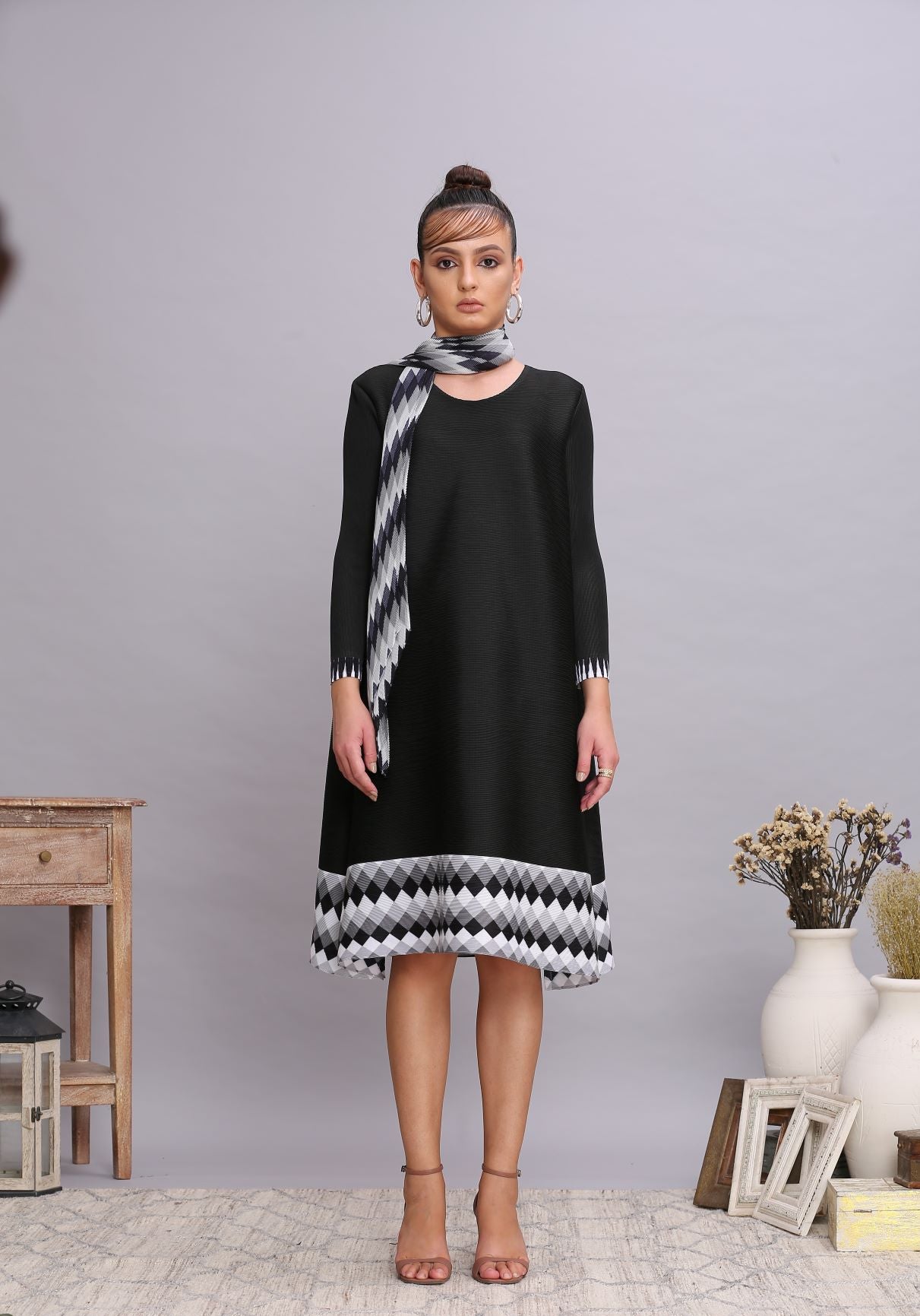 BLACK KURTI DIAMOND PRINT DRESS WITH SCARF