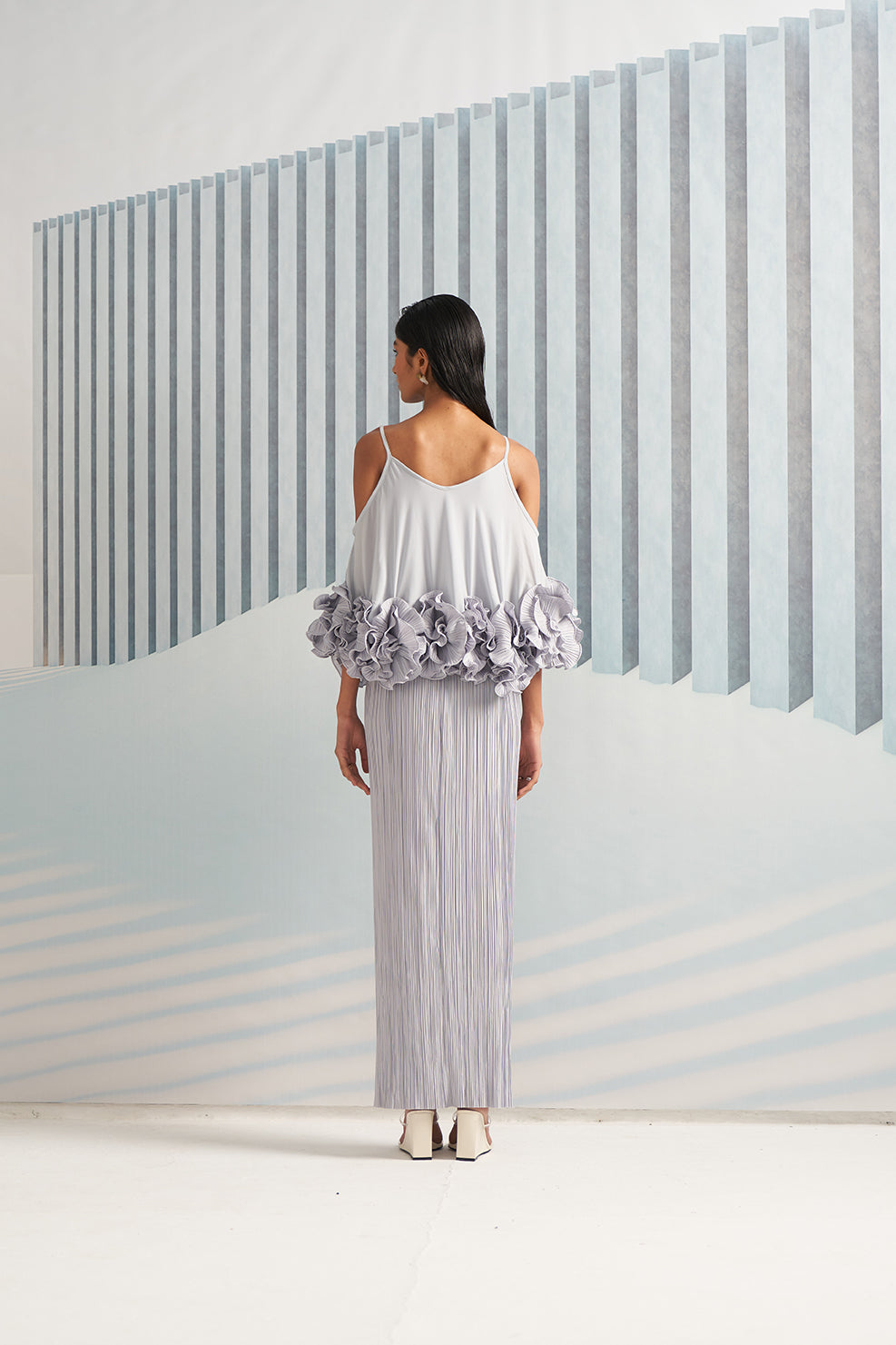 GREY FLOWER EDGE GOWN