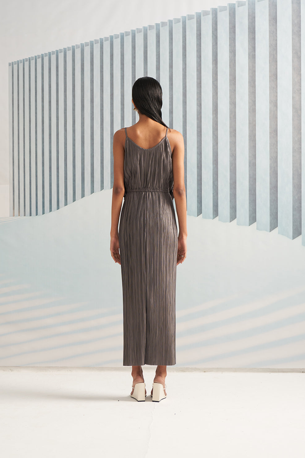 SMOKEY GREY FLOWER RUFFLES GOWN