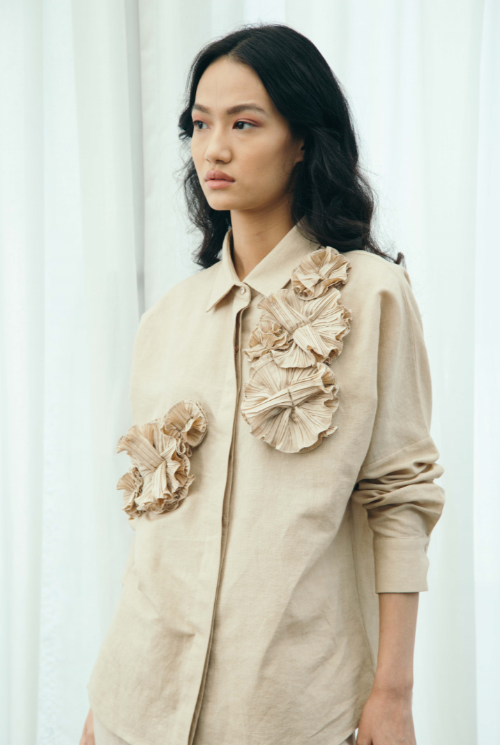 BEIGE FLOWER SHIRT