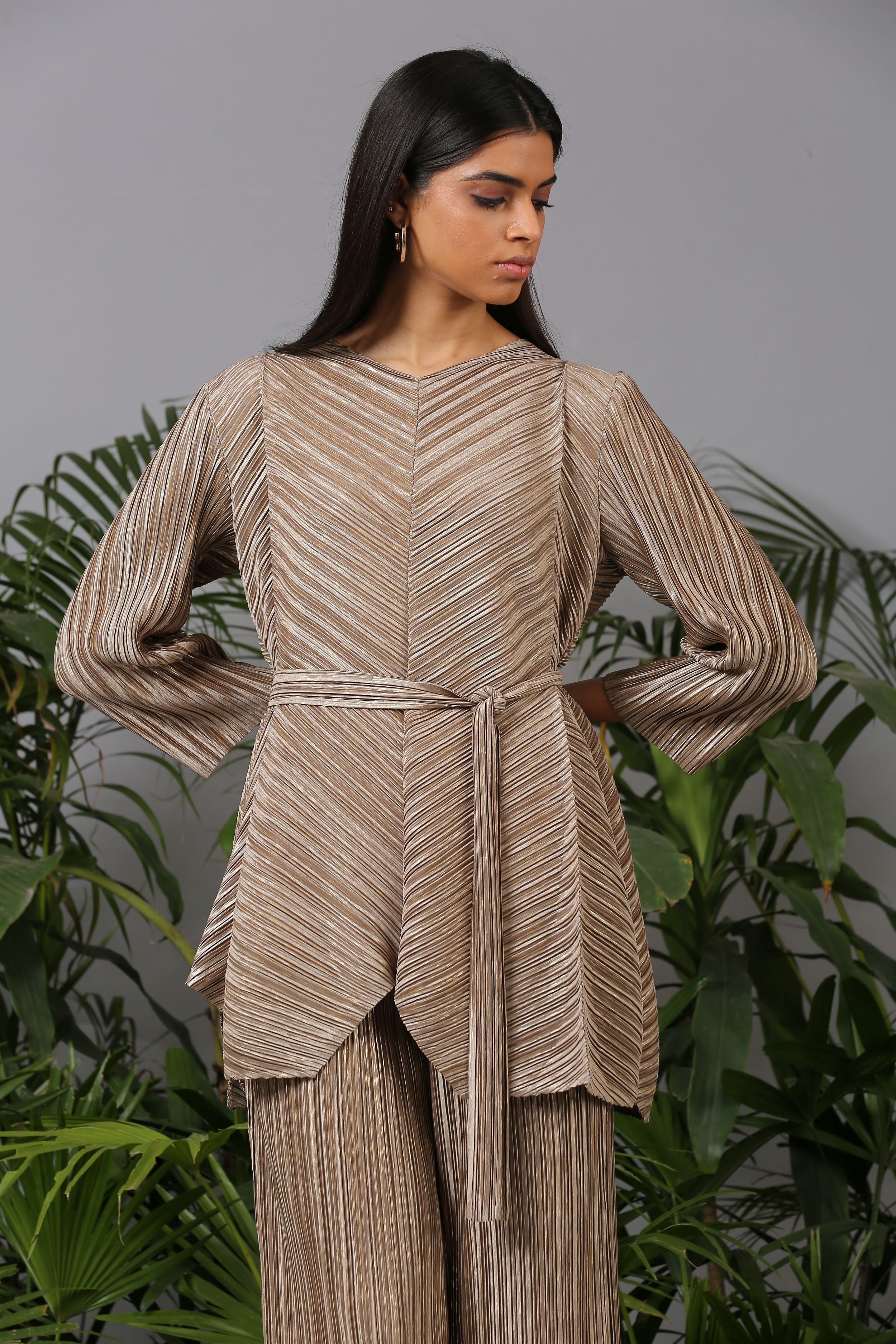 GOLD METALLIC V NECK COORD SET