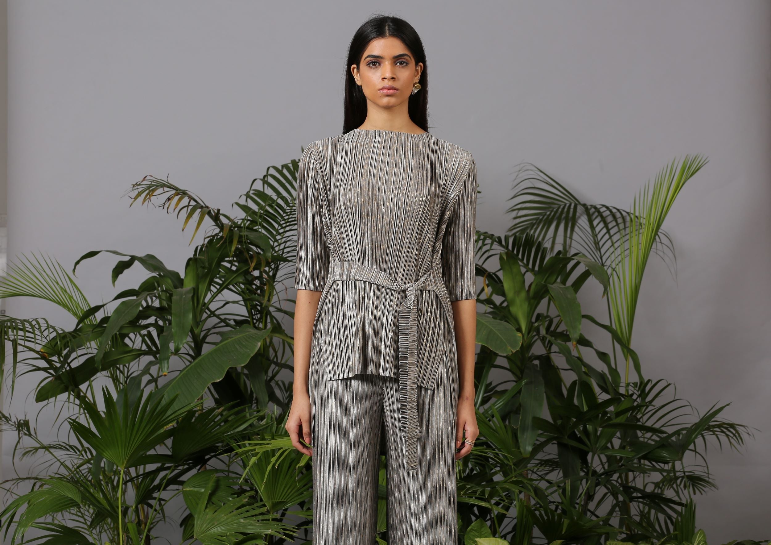 SILVER METALLIC TIEUP COORD SET