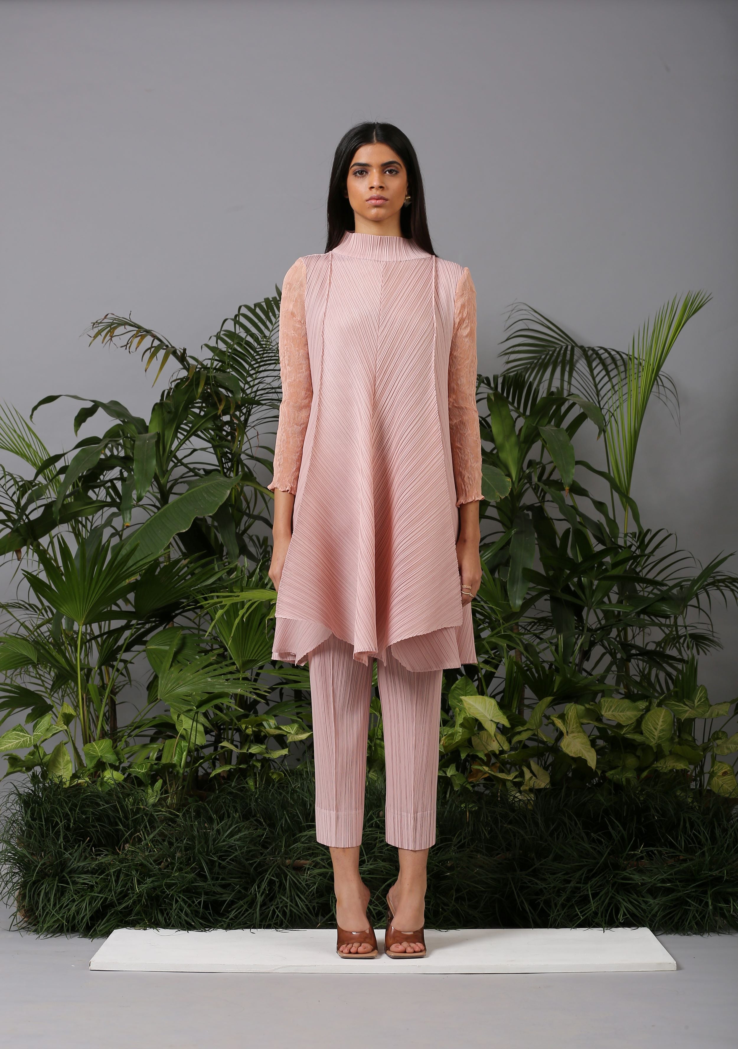 NUDE CRUSHED SLEEVES KURTI SET