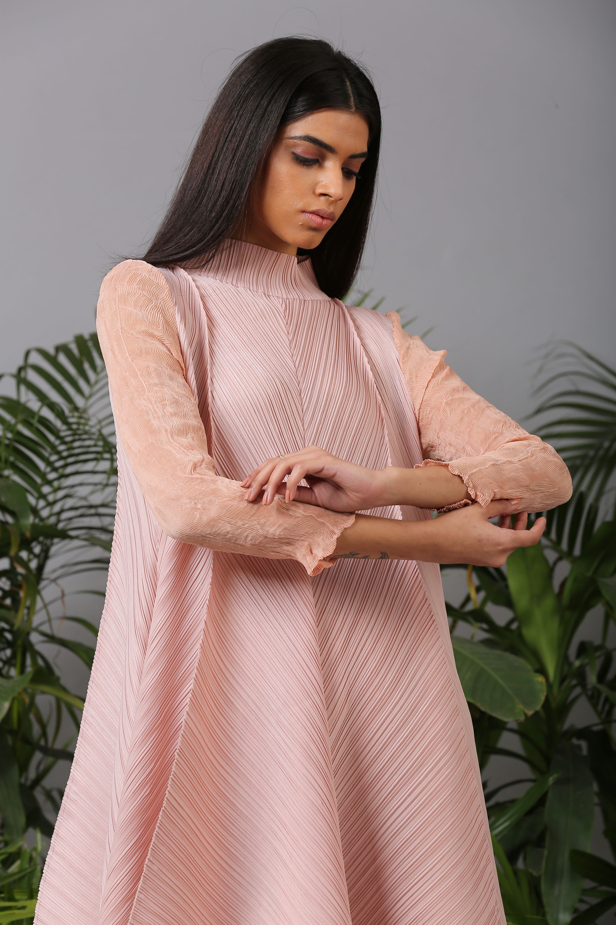NUDE CRUSHED SLEEVES KURTI SET