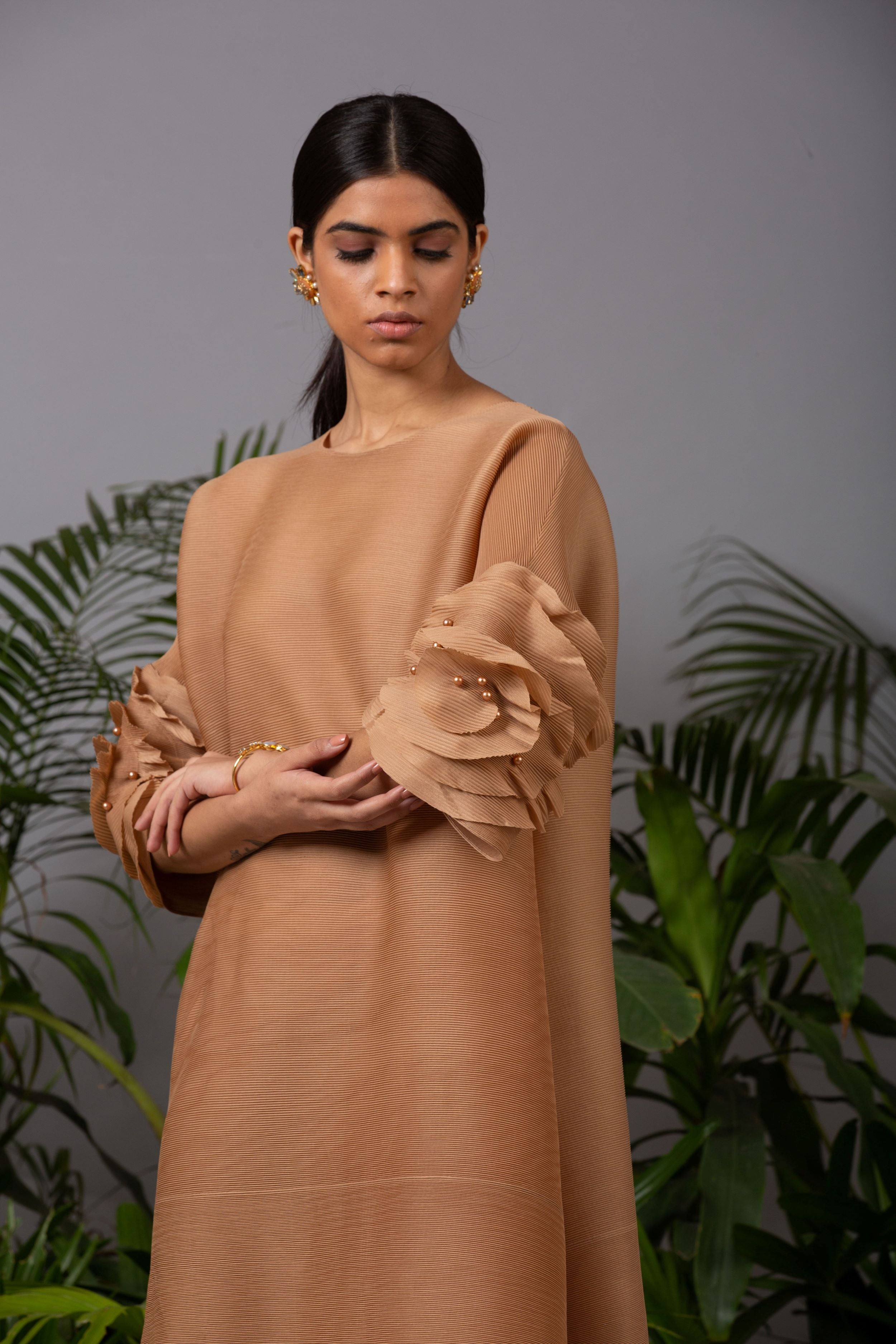 BROWN FLOWER SLEEVES KURTI SET