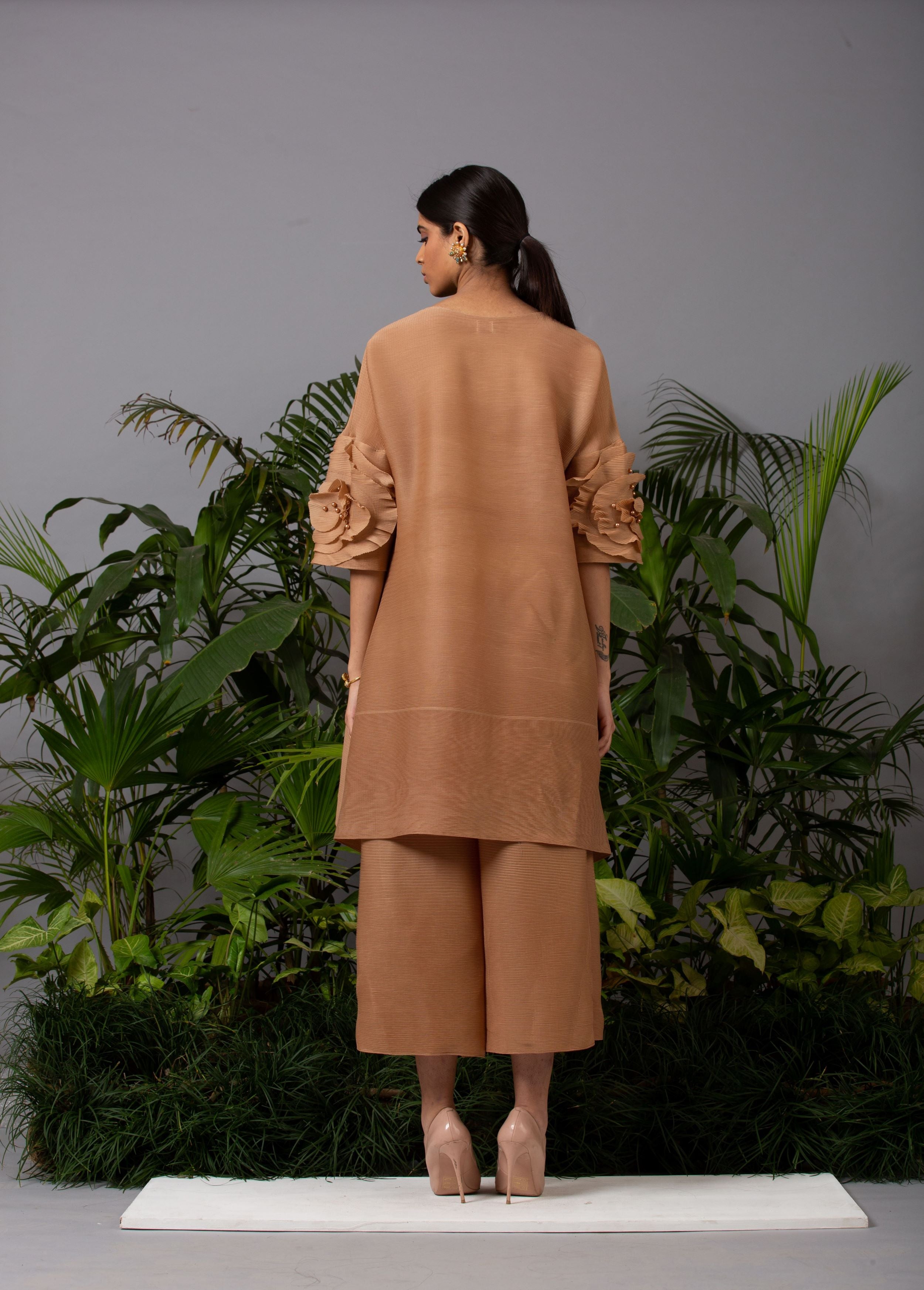 BROWN FLOWER SLEEVES KURTI SET