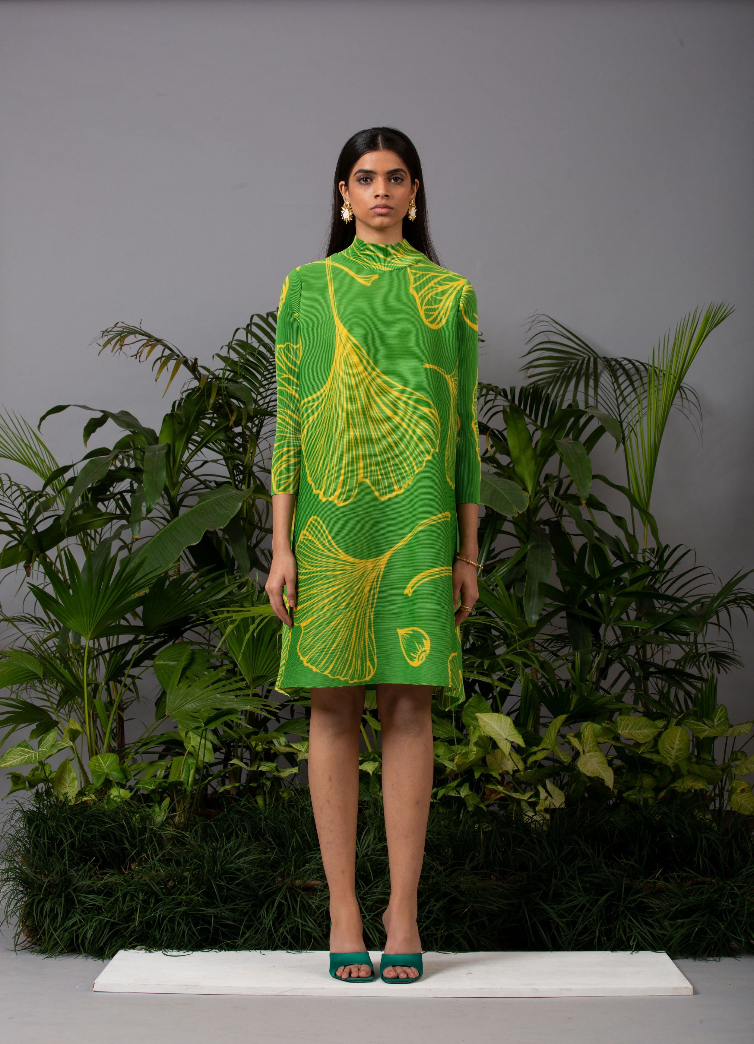 GREEN SUMMER PRINT PLEATS DRESS