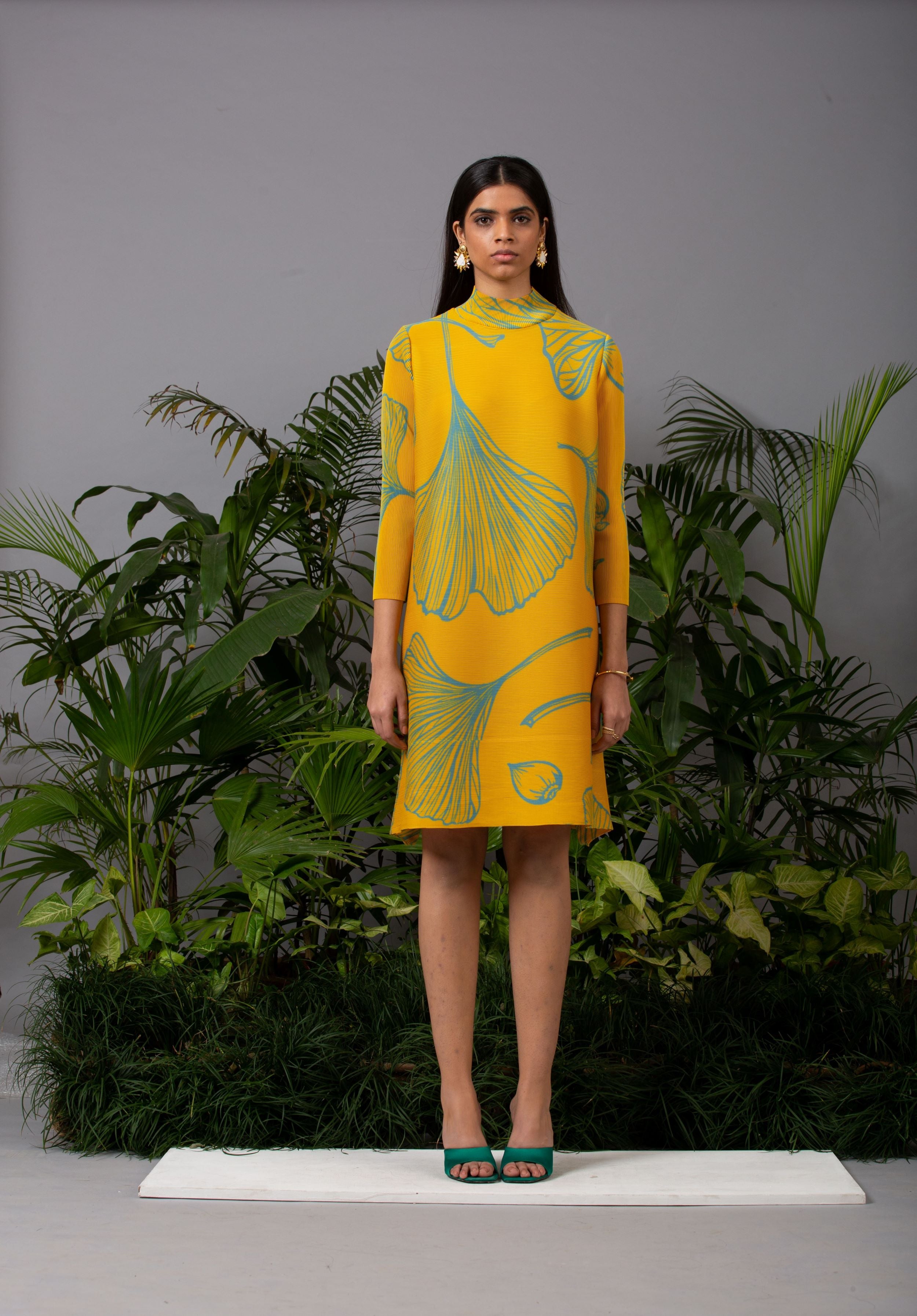 YELLOW SUMMER PRINT PLEATS DRESS