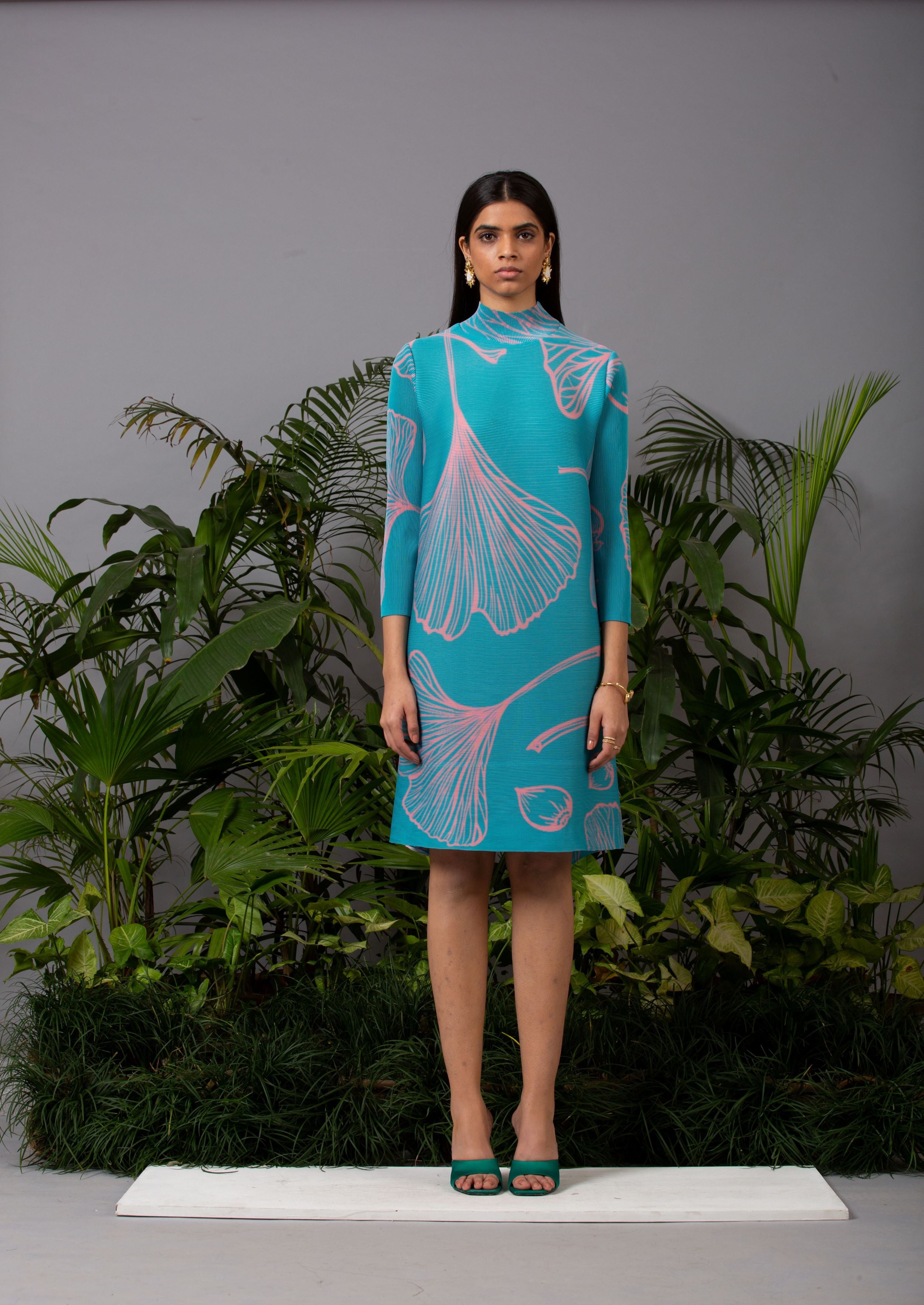 BLUE SUMMER PRINT PLEATS DRESS