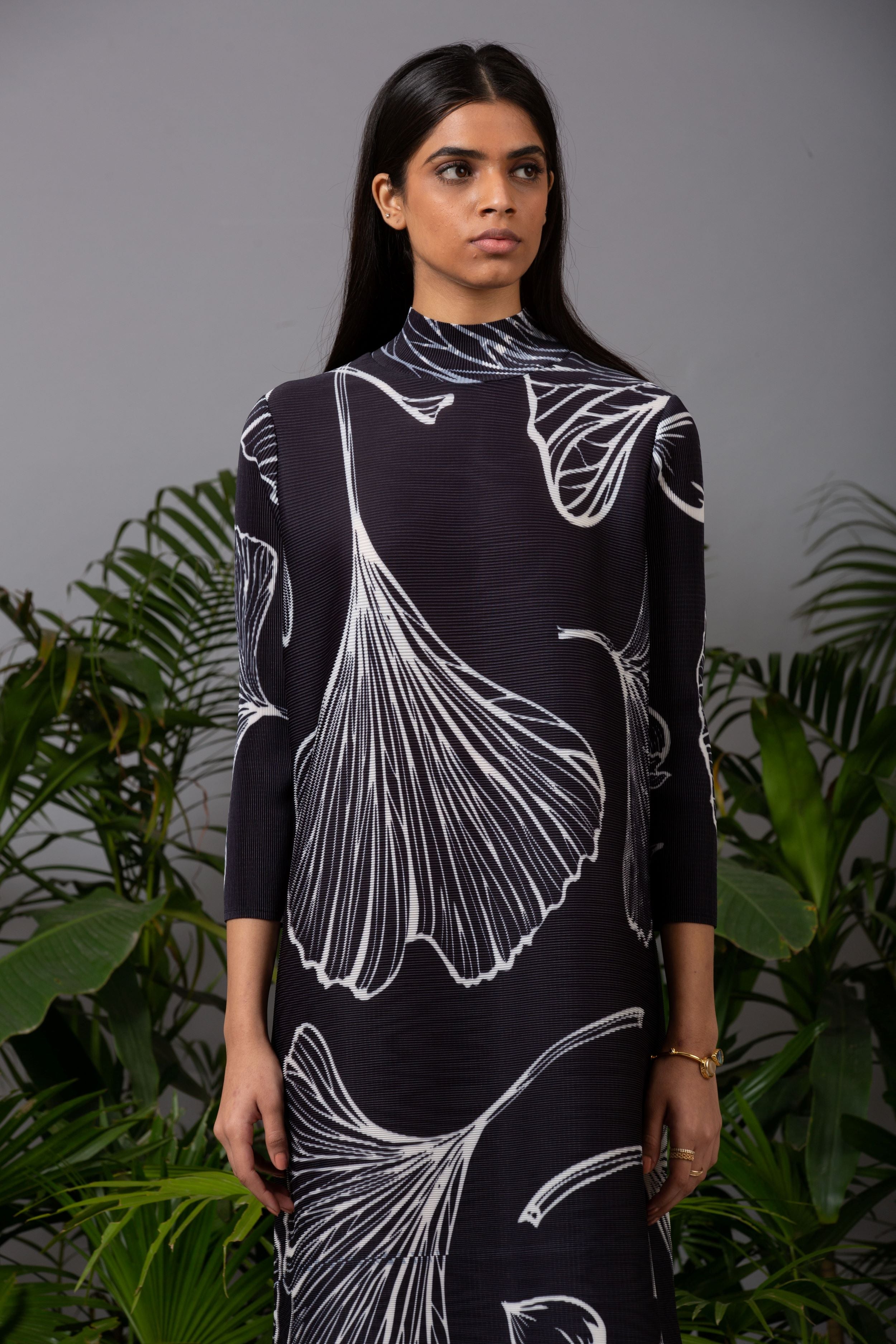 BLACK SUMMER PRINT PLEATS DRESS