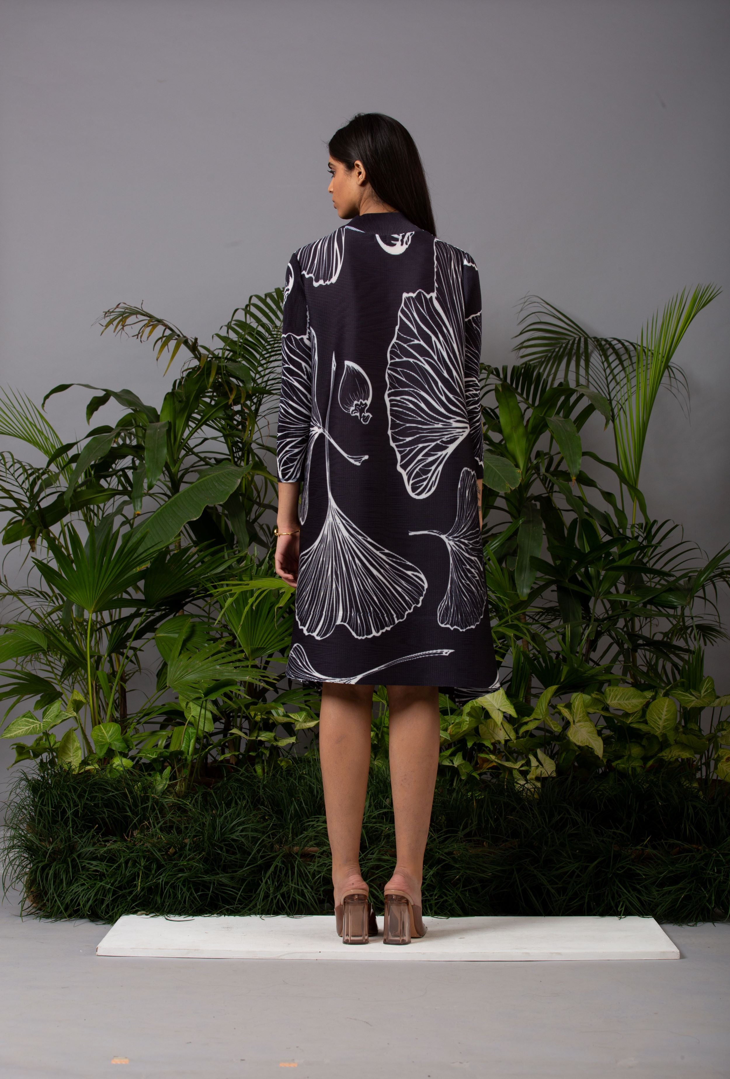 BLACK SUMMER PRINT PLEATS DRESS