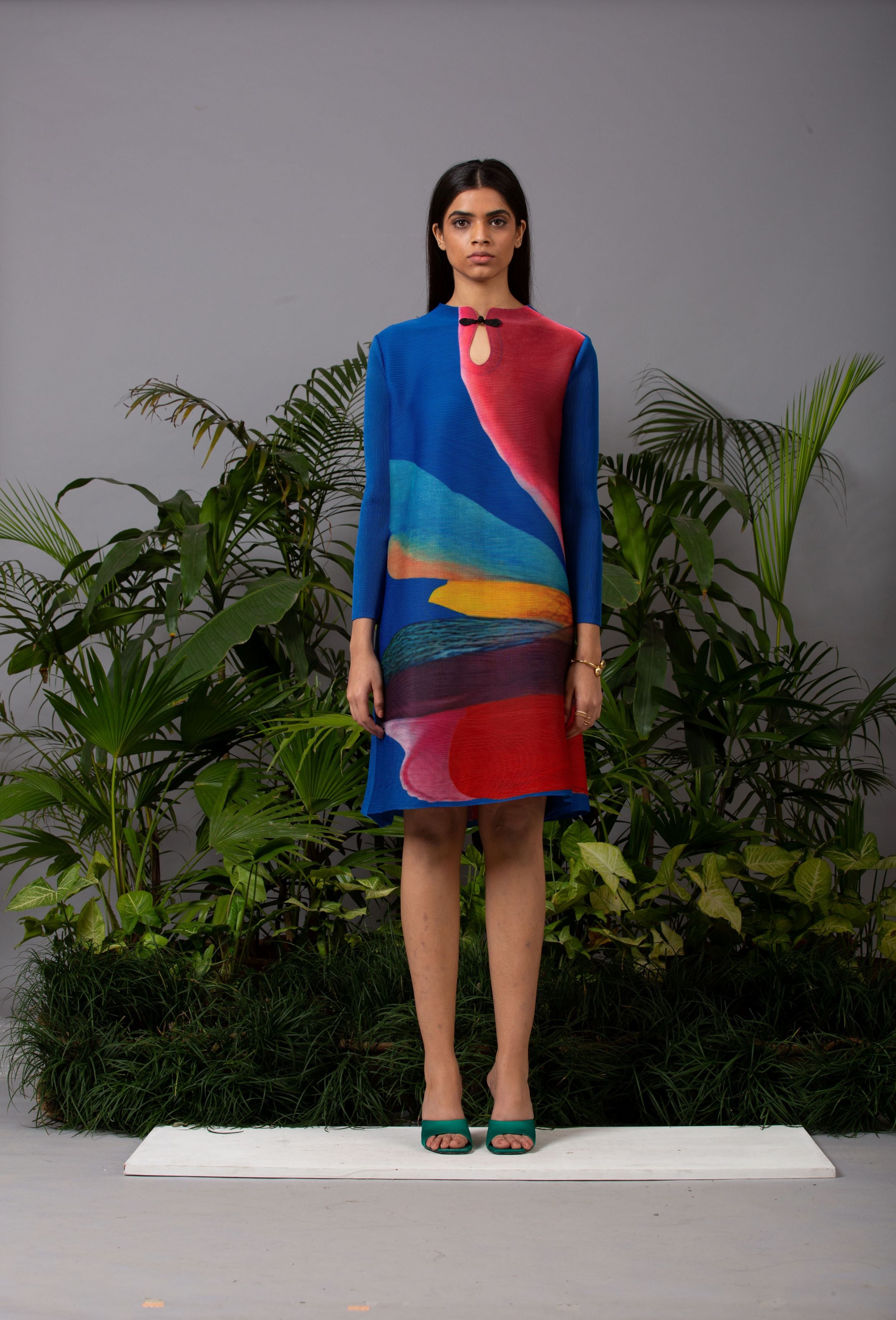 BLUE VIBRANT PRINT PLEATS DRESS