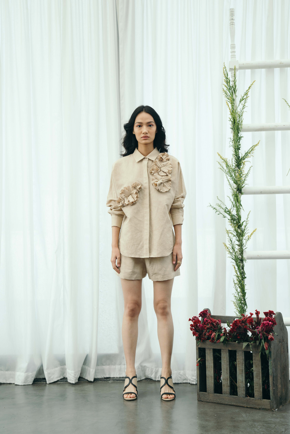 Beige flower shirt & shorts set