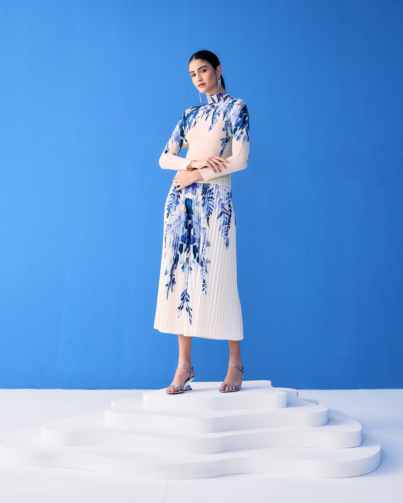 WHITE AND BLUE SPRING PRINT COORD SET