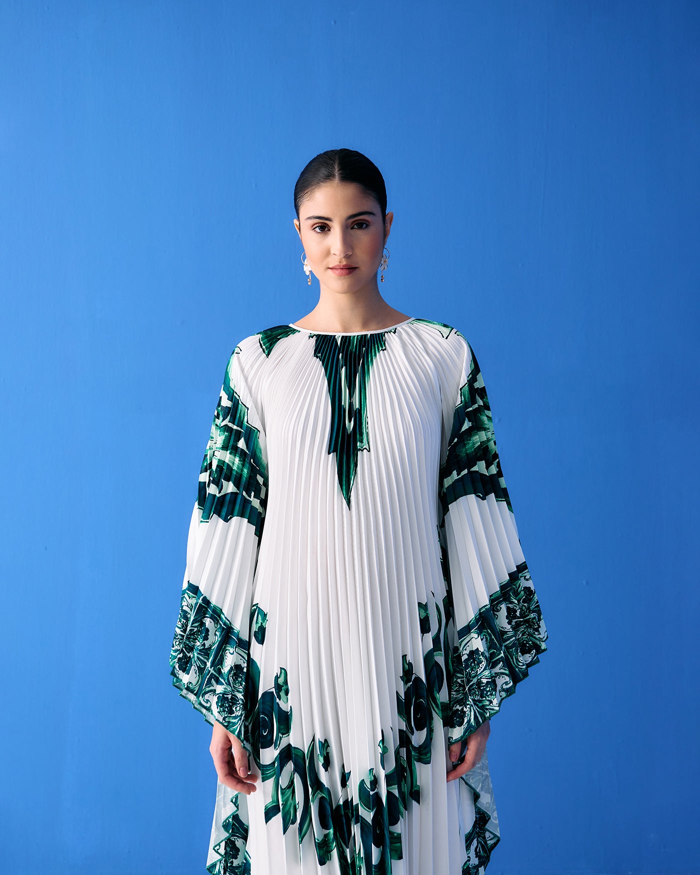 GREEN TROPICAL PRINTED PLEATED CAPE