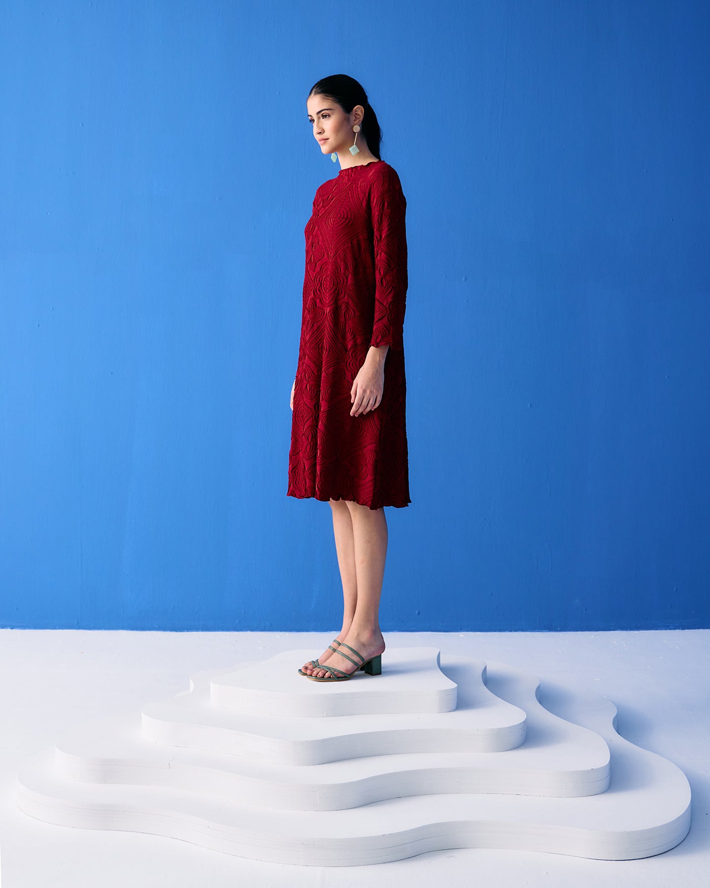 MAROON MOSIAC TEXTURED DRESS