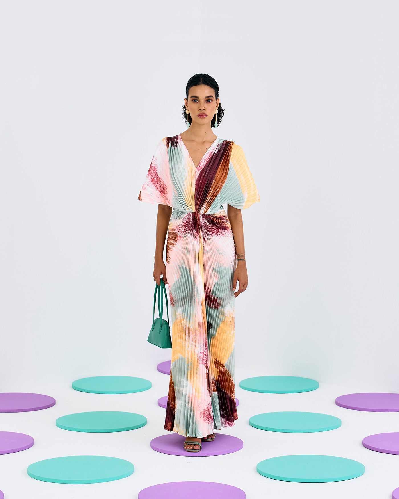 PRINT PLEATED WINGED GOWN