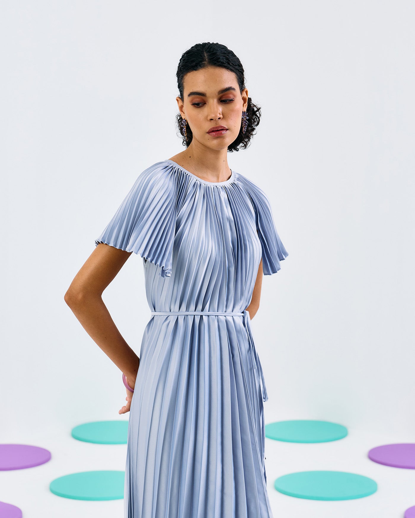 SILVER SHORT SLEEVES PLEATED MIDI DRESS