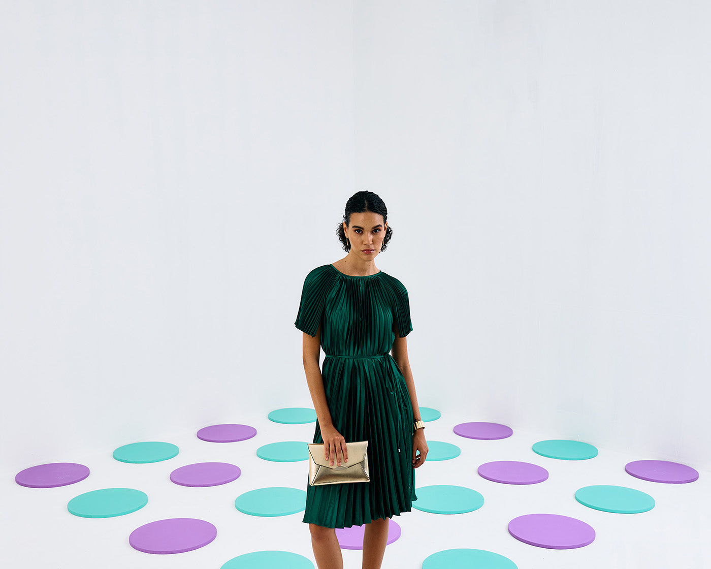 GREEN SHORT SLEEVES PLEATED MIDI DRESS