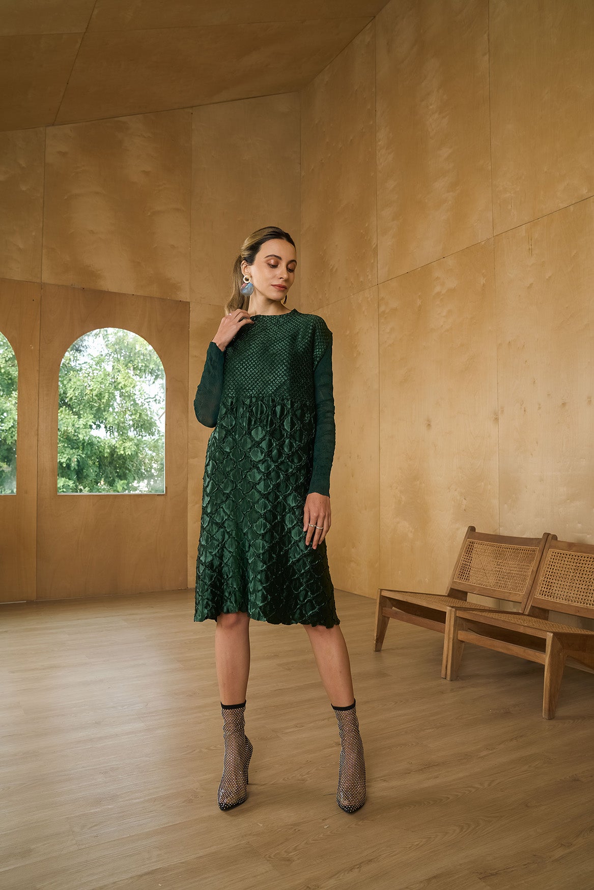 BOTTLE GREEN MERMAID TEXTURED DRESS