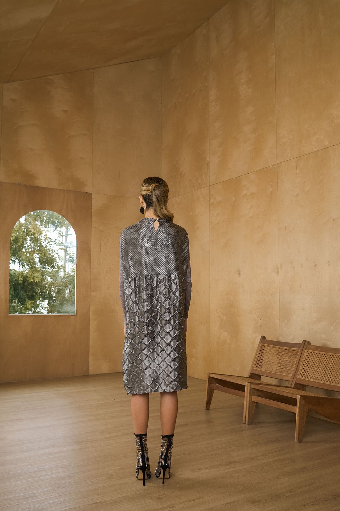 GREY MERMAID TEXTURED DRESS