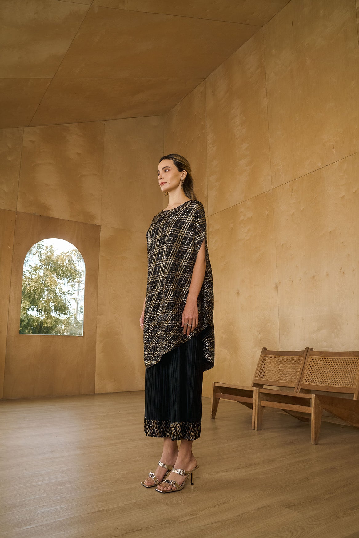 BLACK METALLIC KURTI DRAPE SET