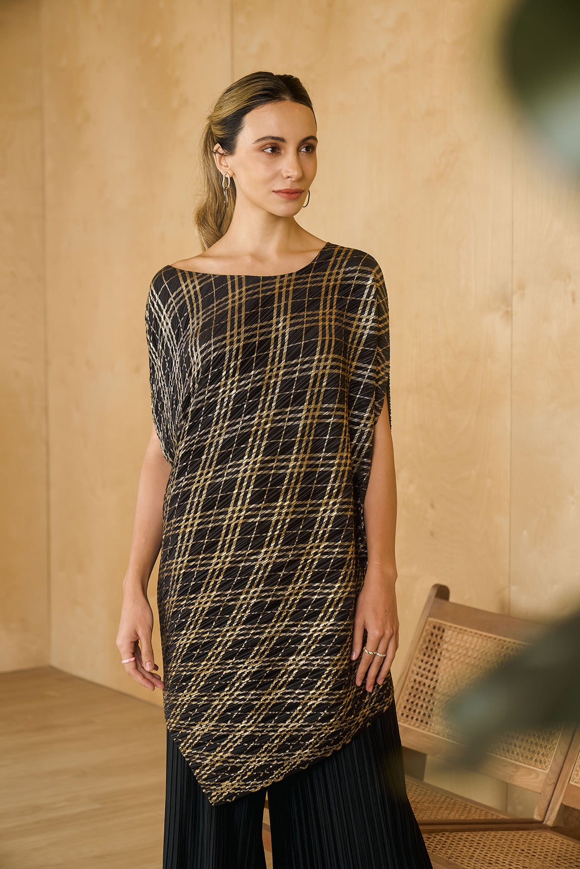 BLACK METALLIC KURTI DRAPE SET