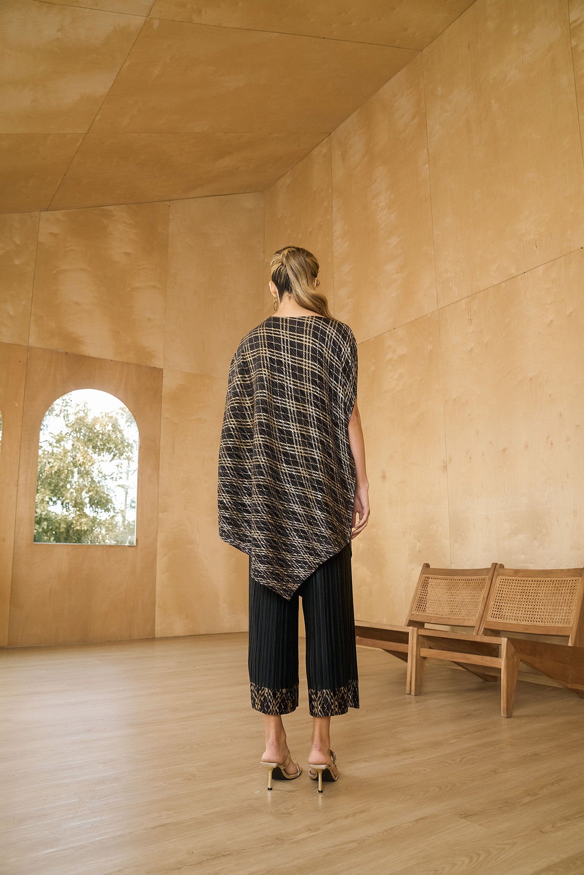 BLACK METALLIC KURTI DRAPE SET