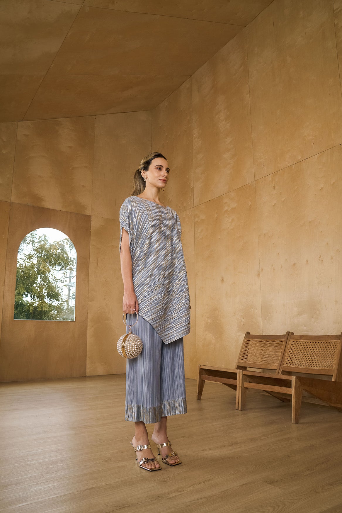 GREY METALLIC KURTI DRAPE SET