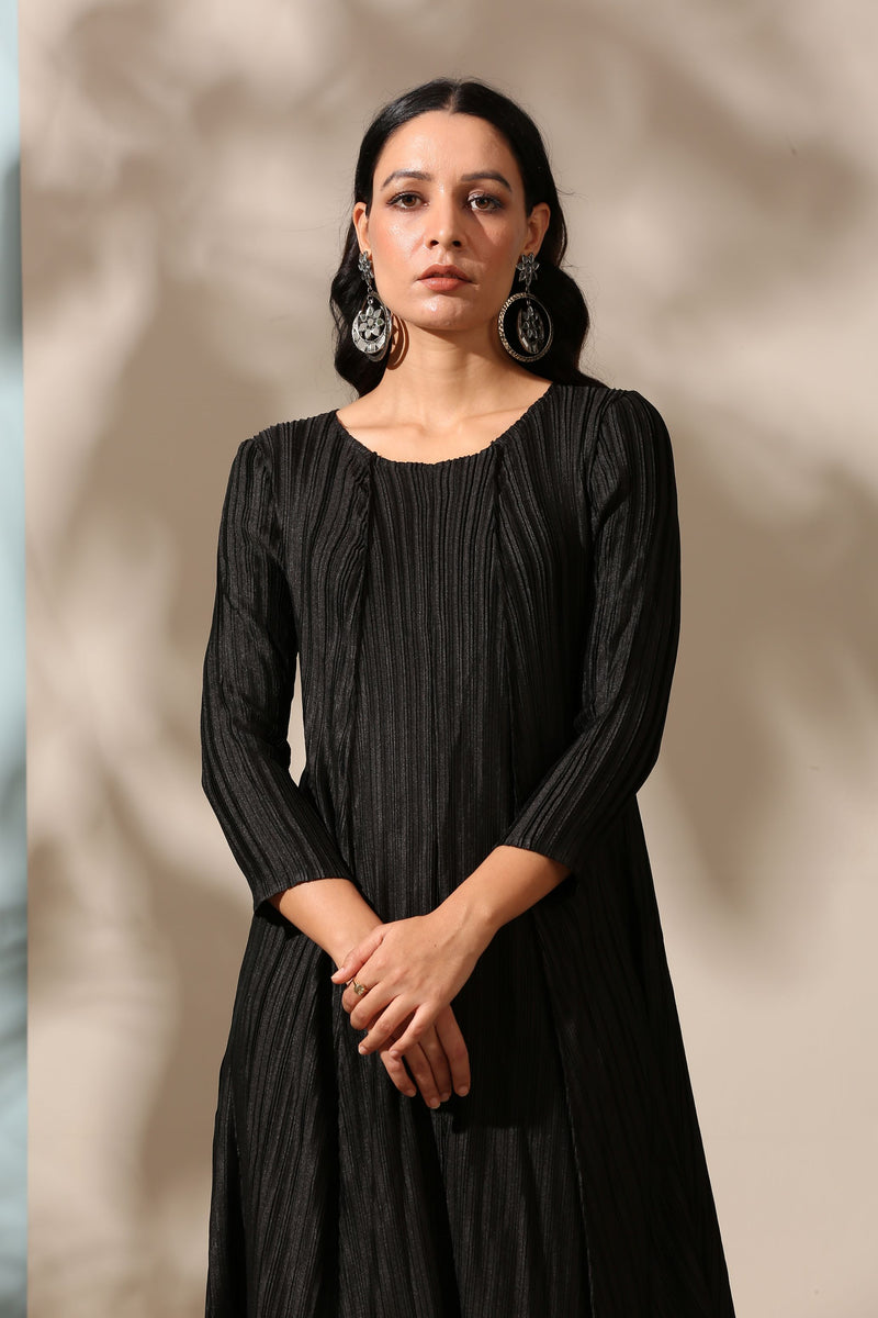 Classy Black Kurti & Plazo Suit | Odhni | Black kurti, Desi fashion casual,  Ethnic wear designer