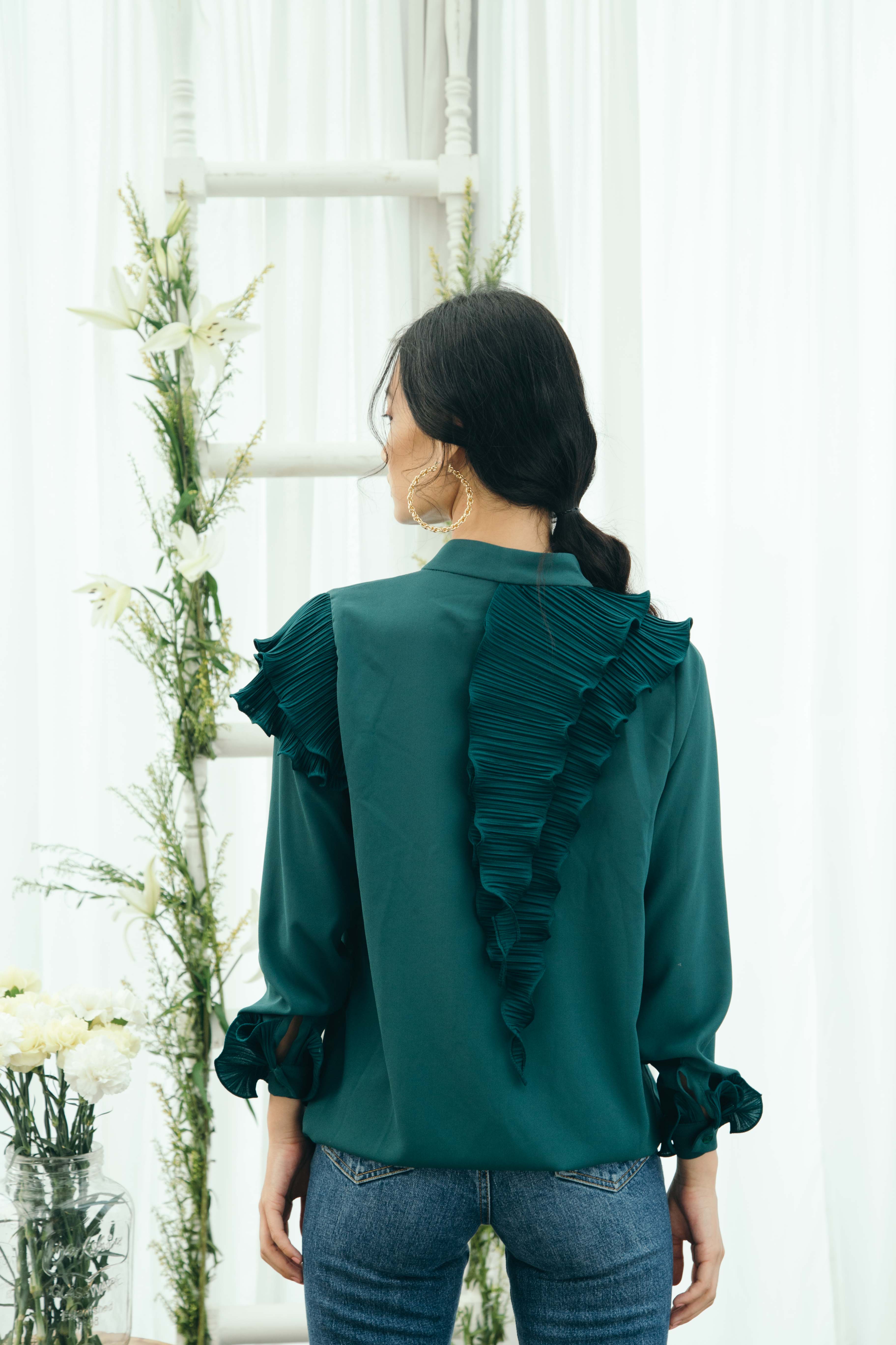 GREEN SHIRT WITH PLEATED DETAILS