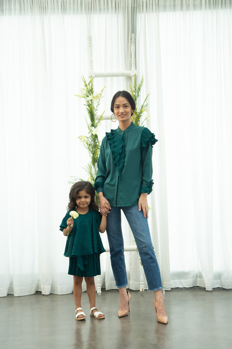 GREEN SHIRT WITH PLEATED DETAILS