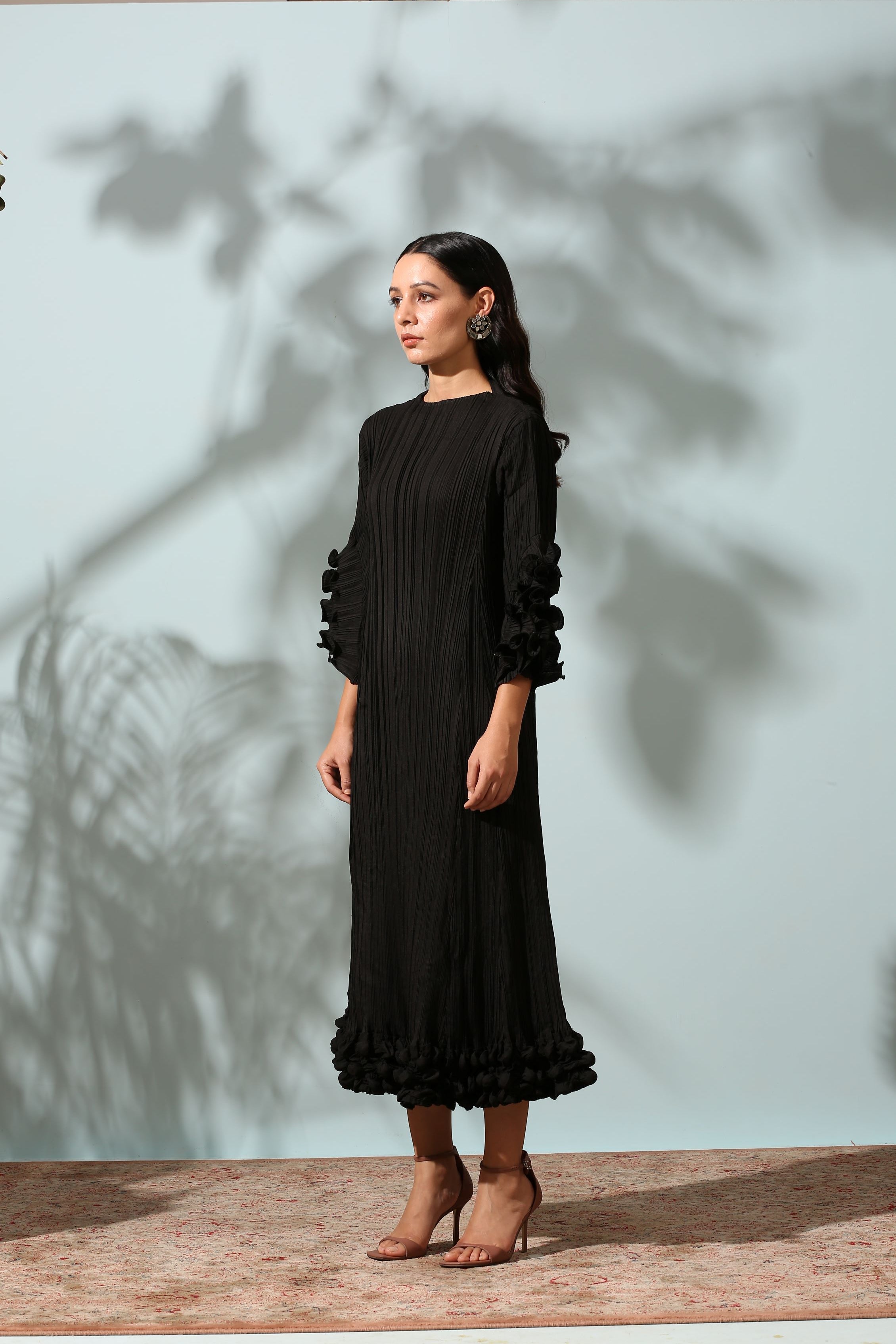 BLACK FRILL EDGE DRESS