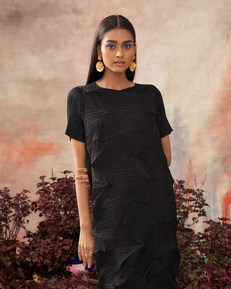 BLACK CRUSHED TEXTURED DRESS