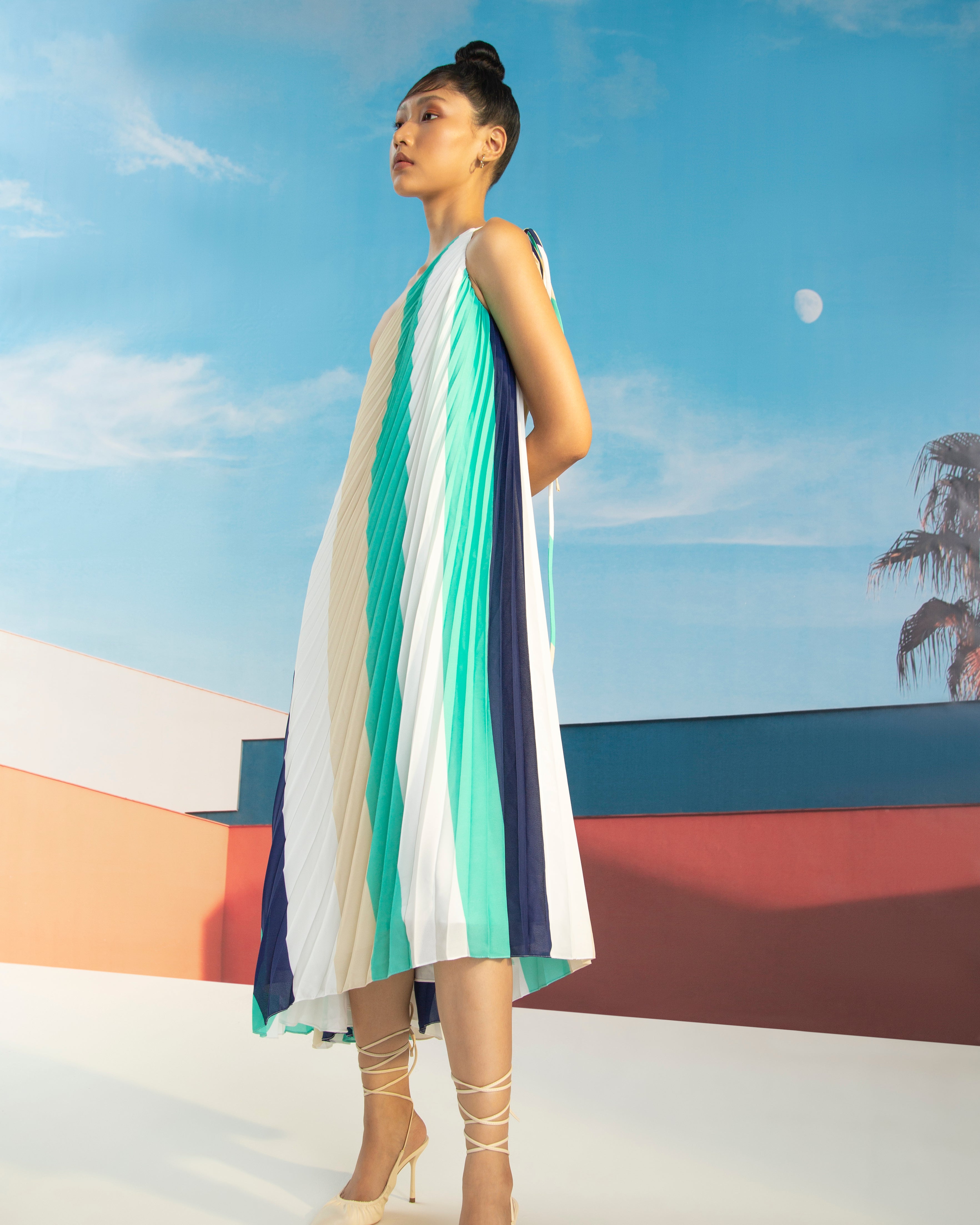 STRIPE PRINT PLEATS DRESS