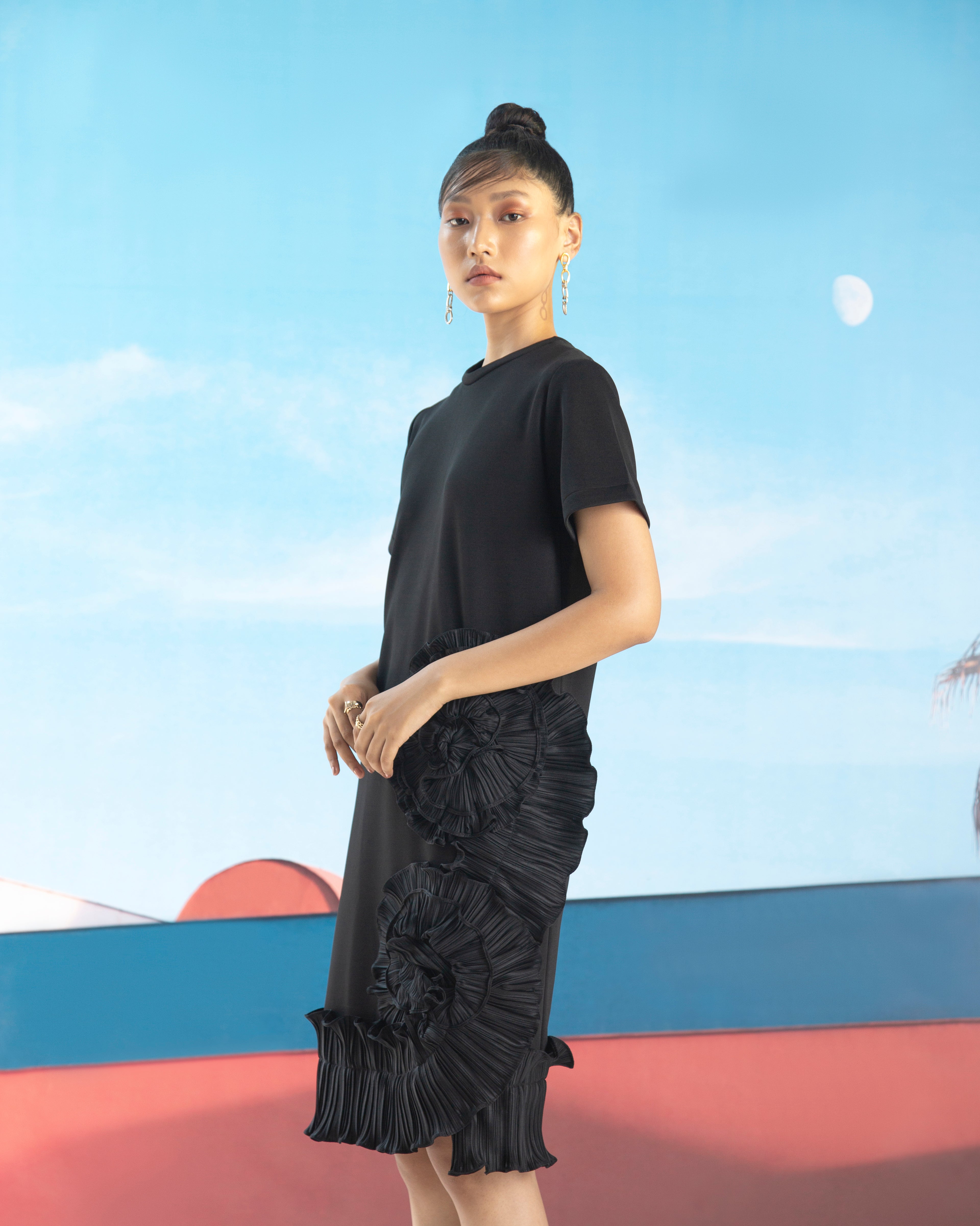 BLACK FLOWER EDGE DRESS