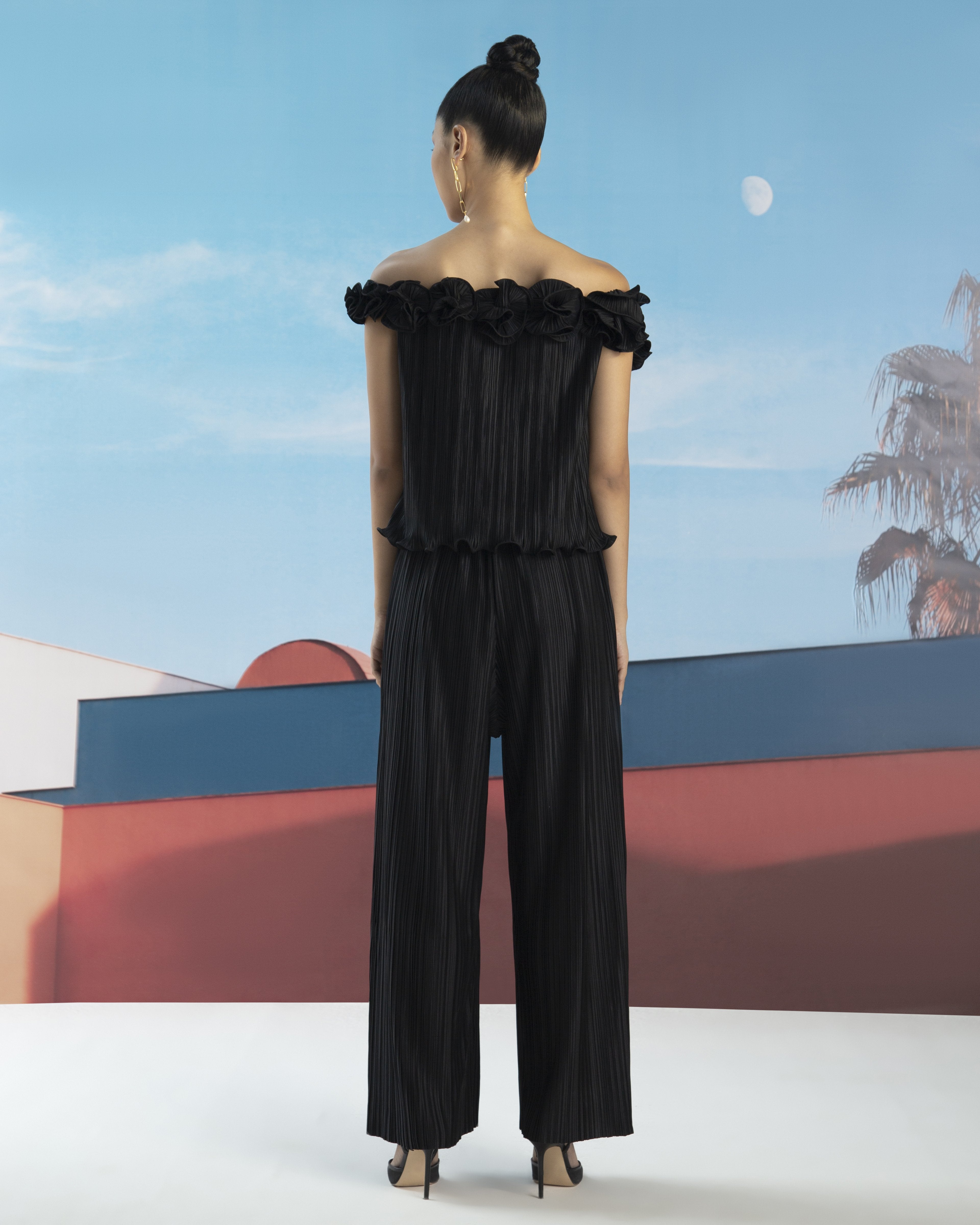 BLACK PLEATED STRAIGHT PANT