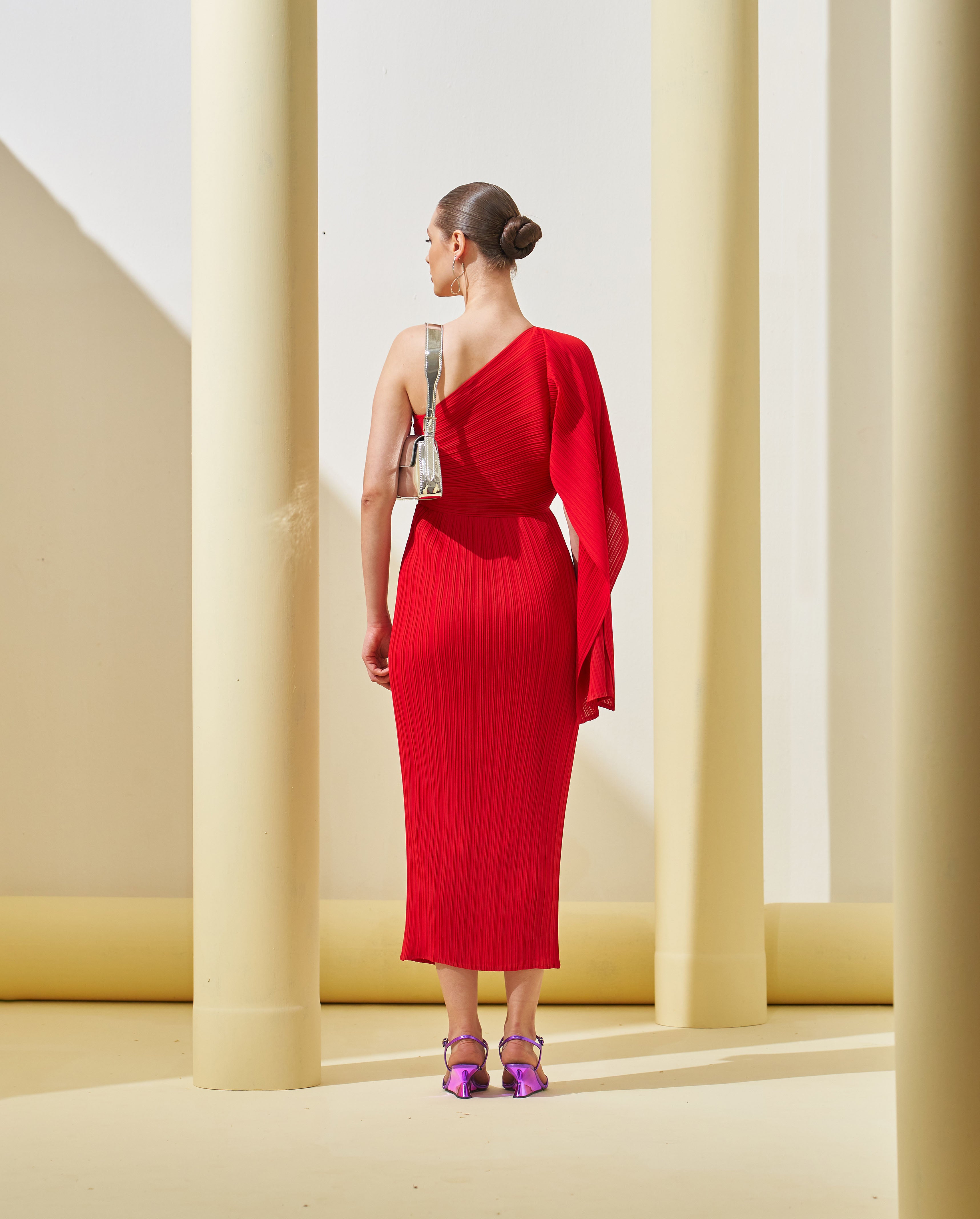 RED ONE SHOULDER DRAPE DRESS