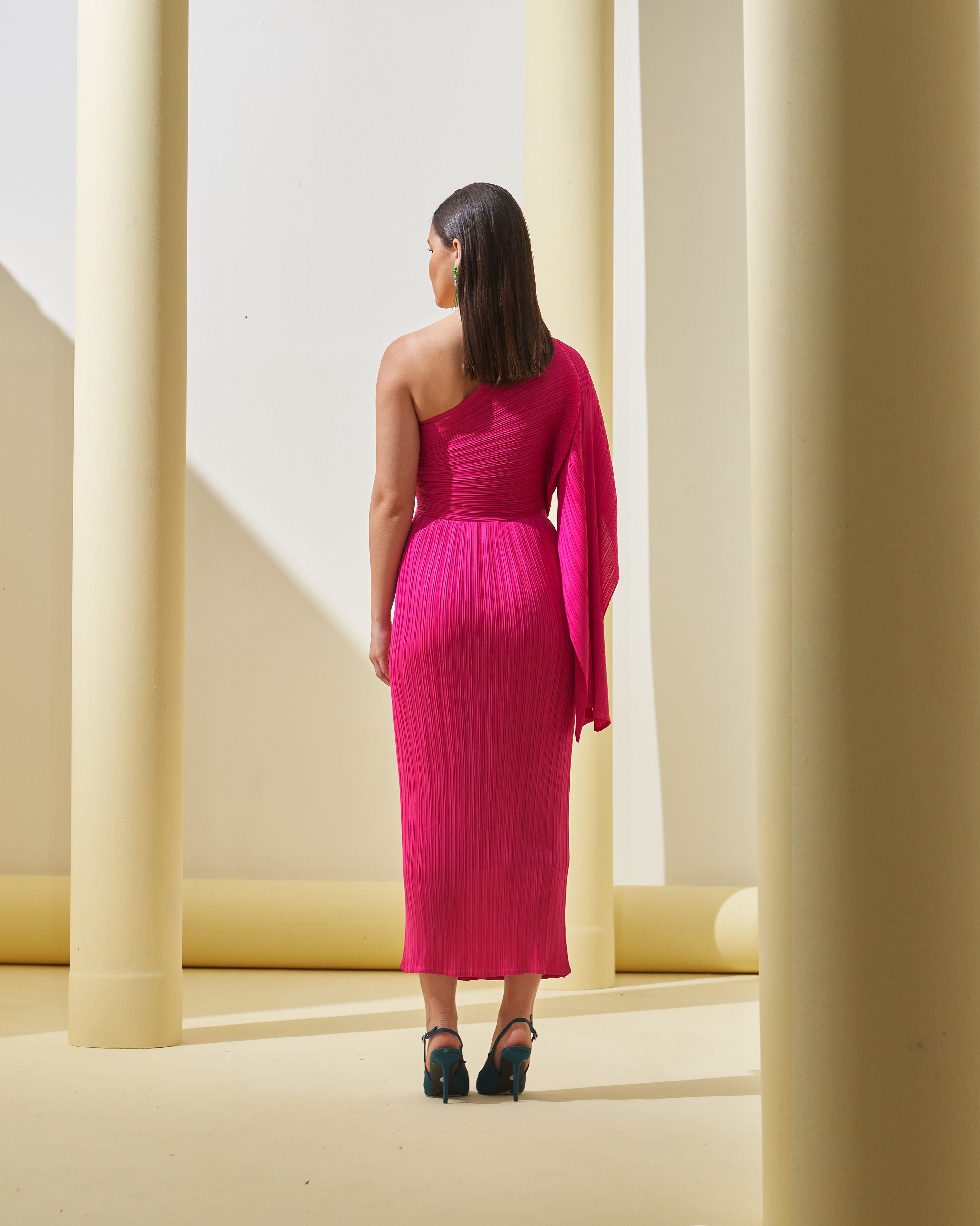 FUSCIA ONE SHOULDER DRAPE DRESS