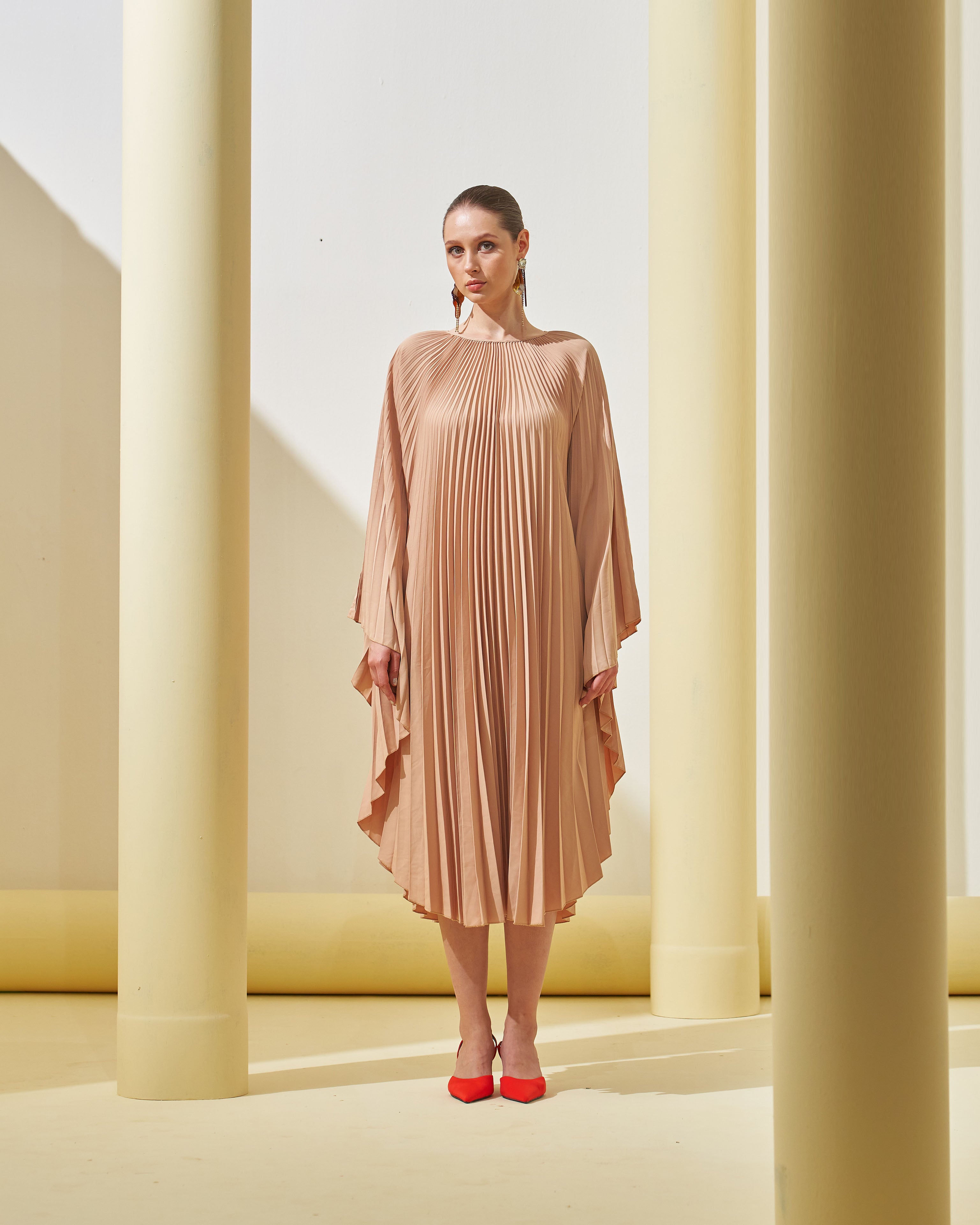 BEIGE PLEATED CAPE