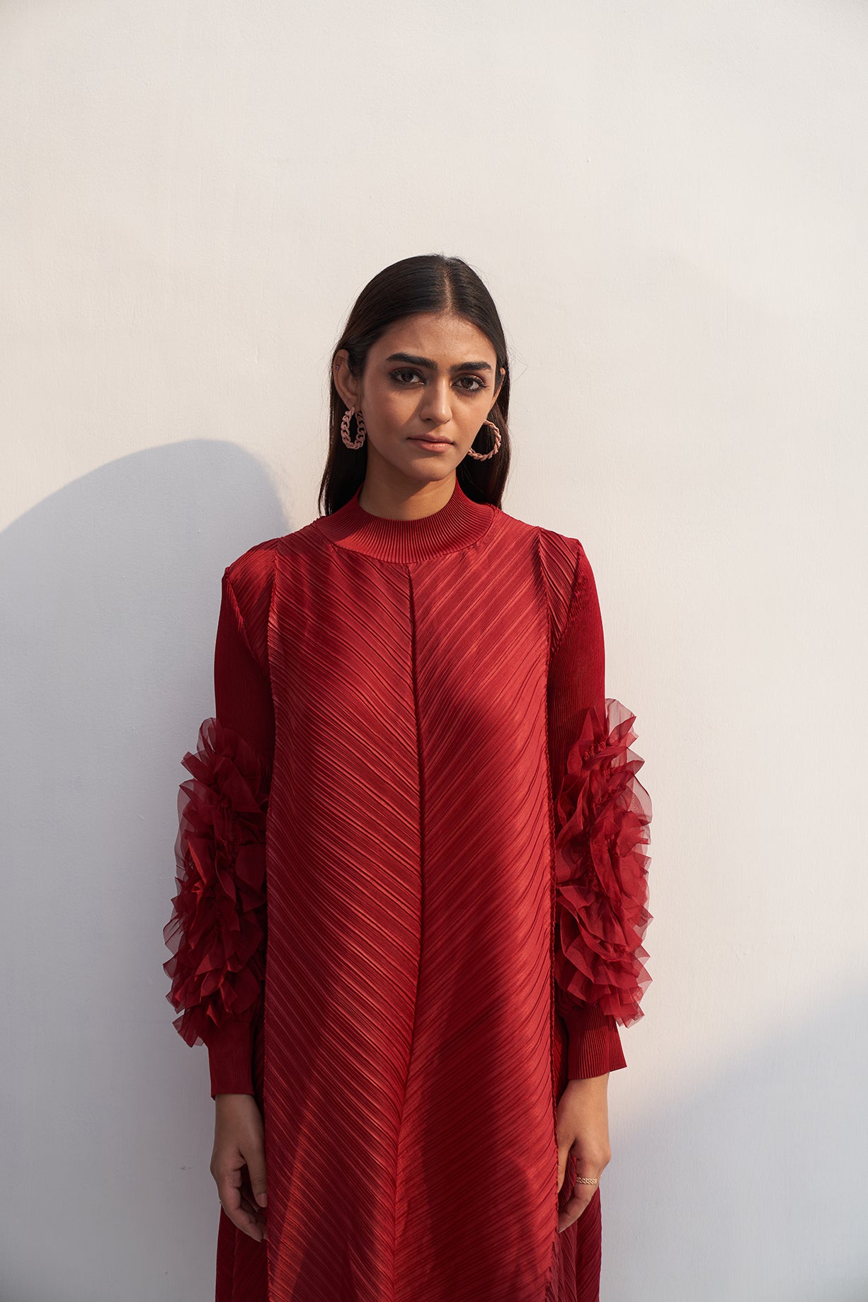 MAROON FLOWER SLEEVES PLEAT DRESS