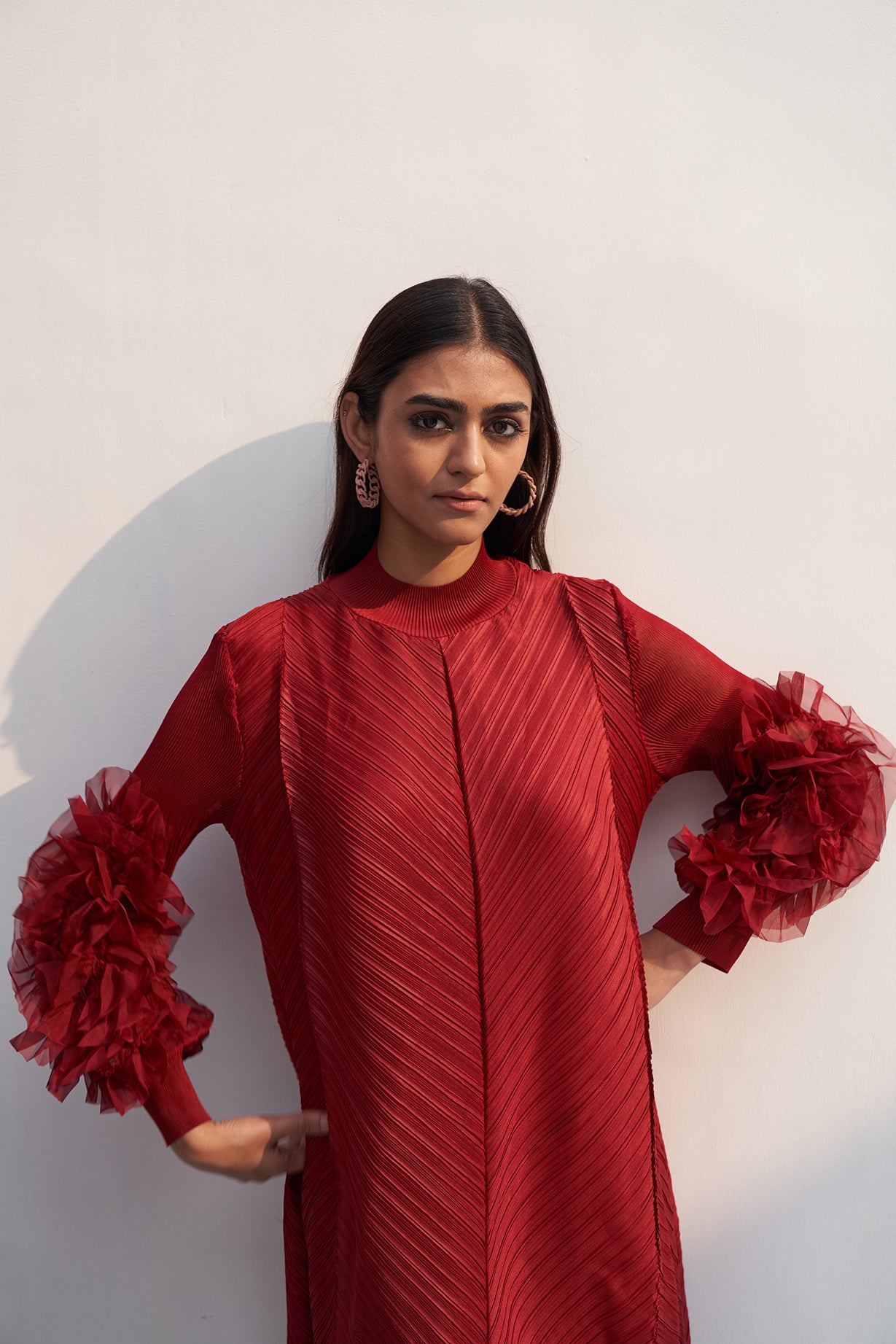 MAROON FLOWER SLEEVES PLEAT DRESS