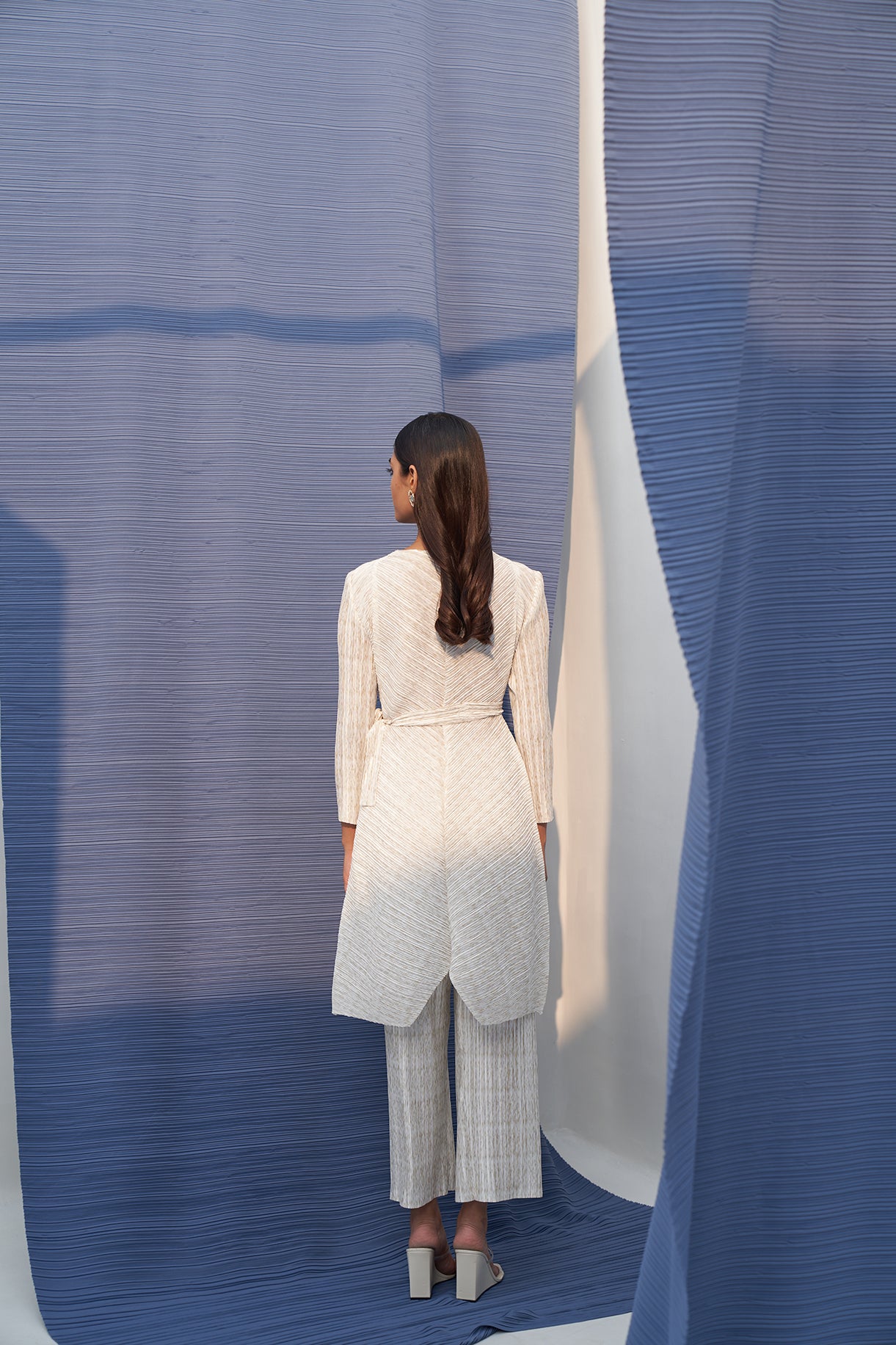 WHITE METALLIC LONG V NECK COORD SET