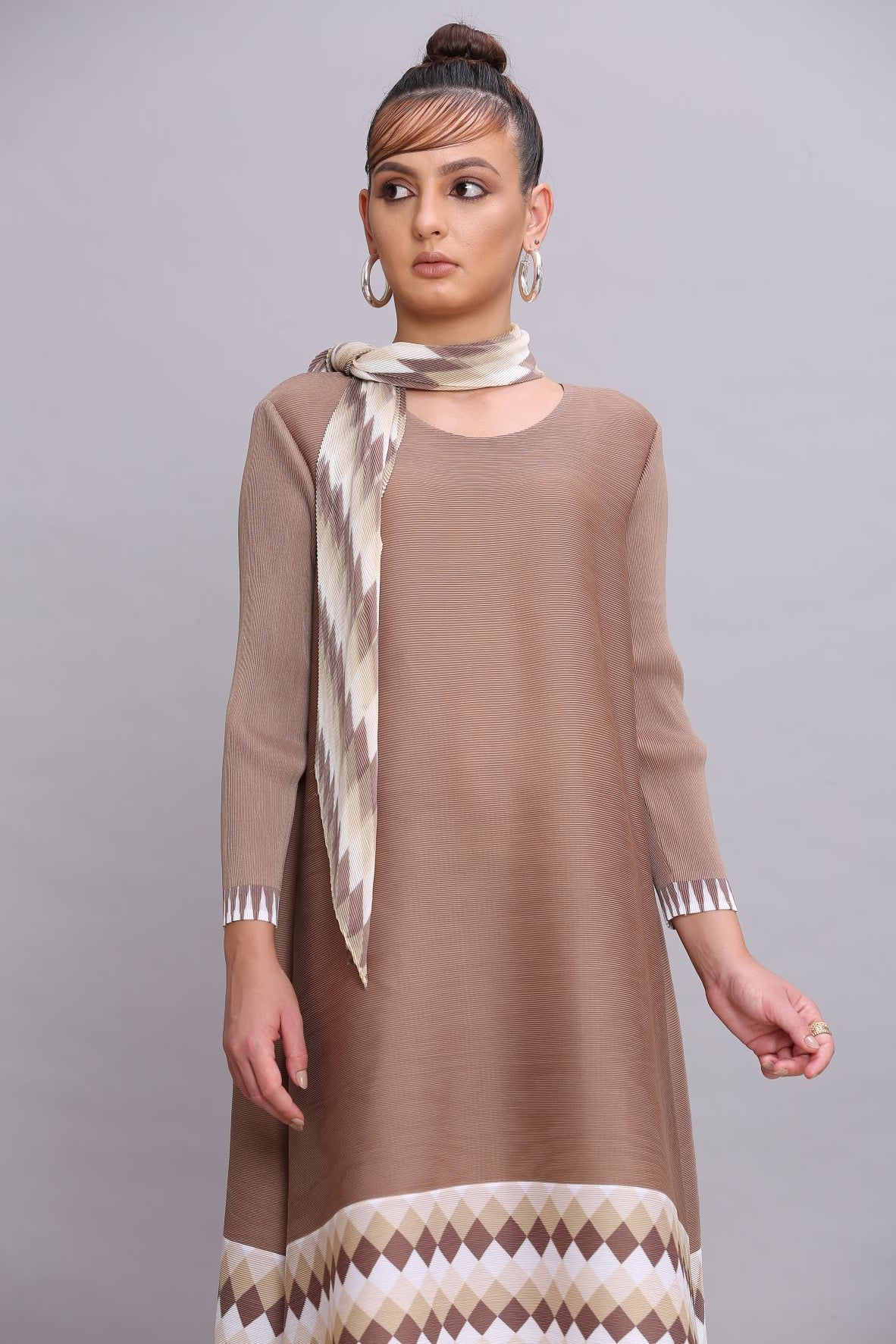 BEIGE KURTI DIAMOND PRINT DRESS WITH SCARF