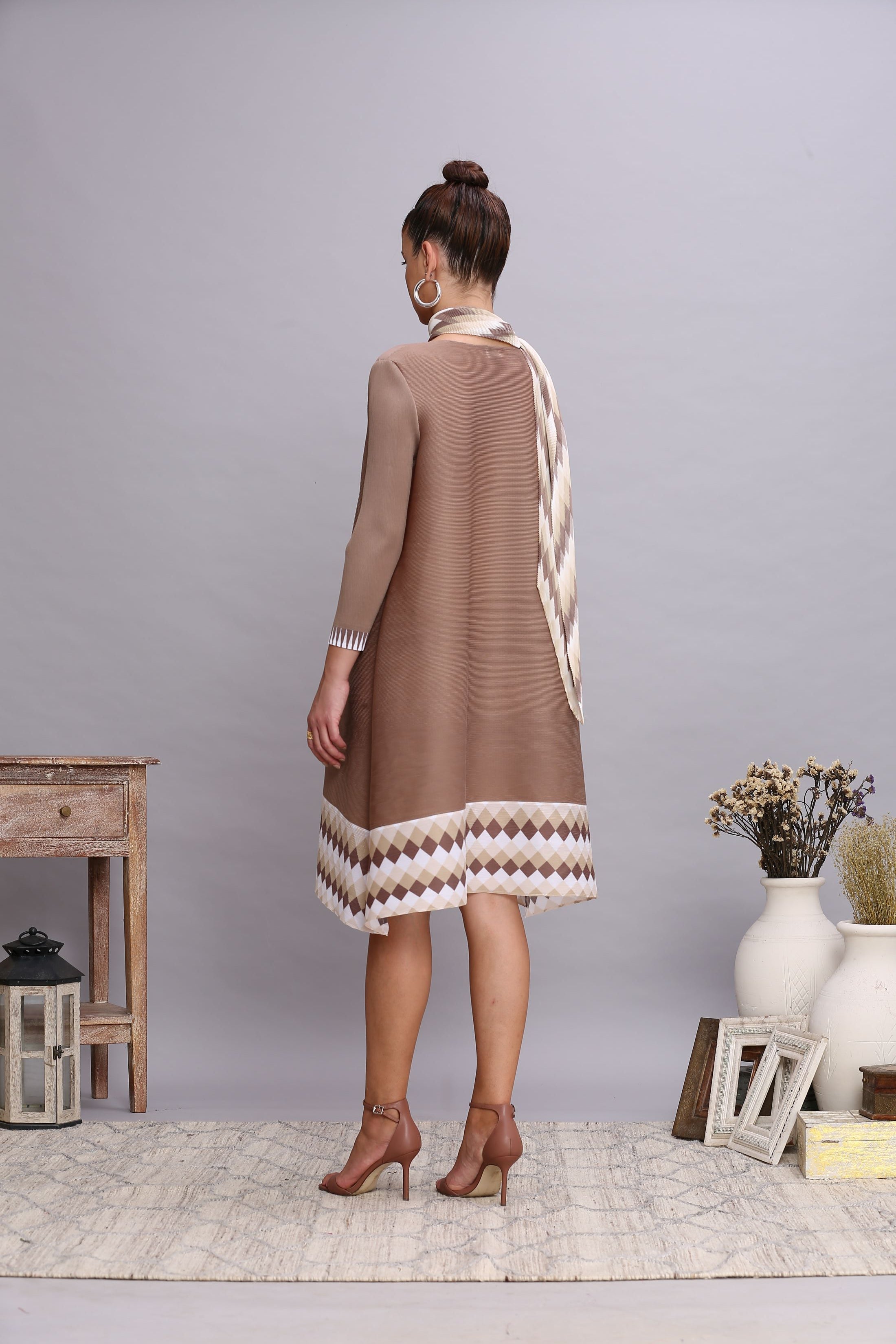 BEIGE KURTI DIAMOND PRINT DRESS WITH SCARF