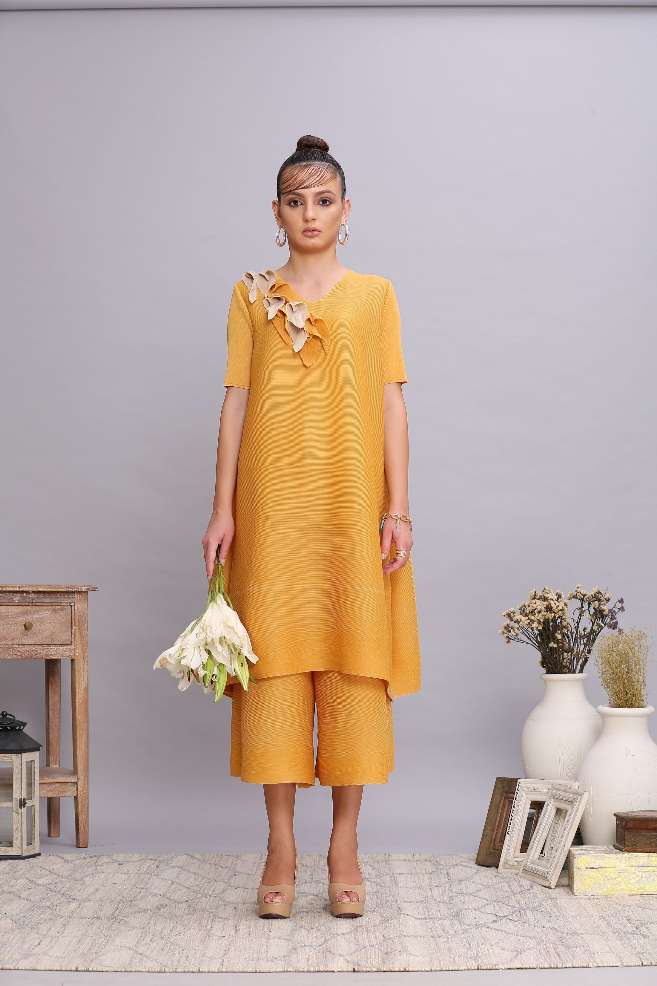 YELLOW DETAIL NECK KURTI SET