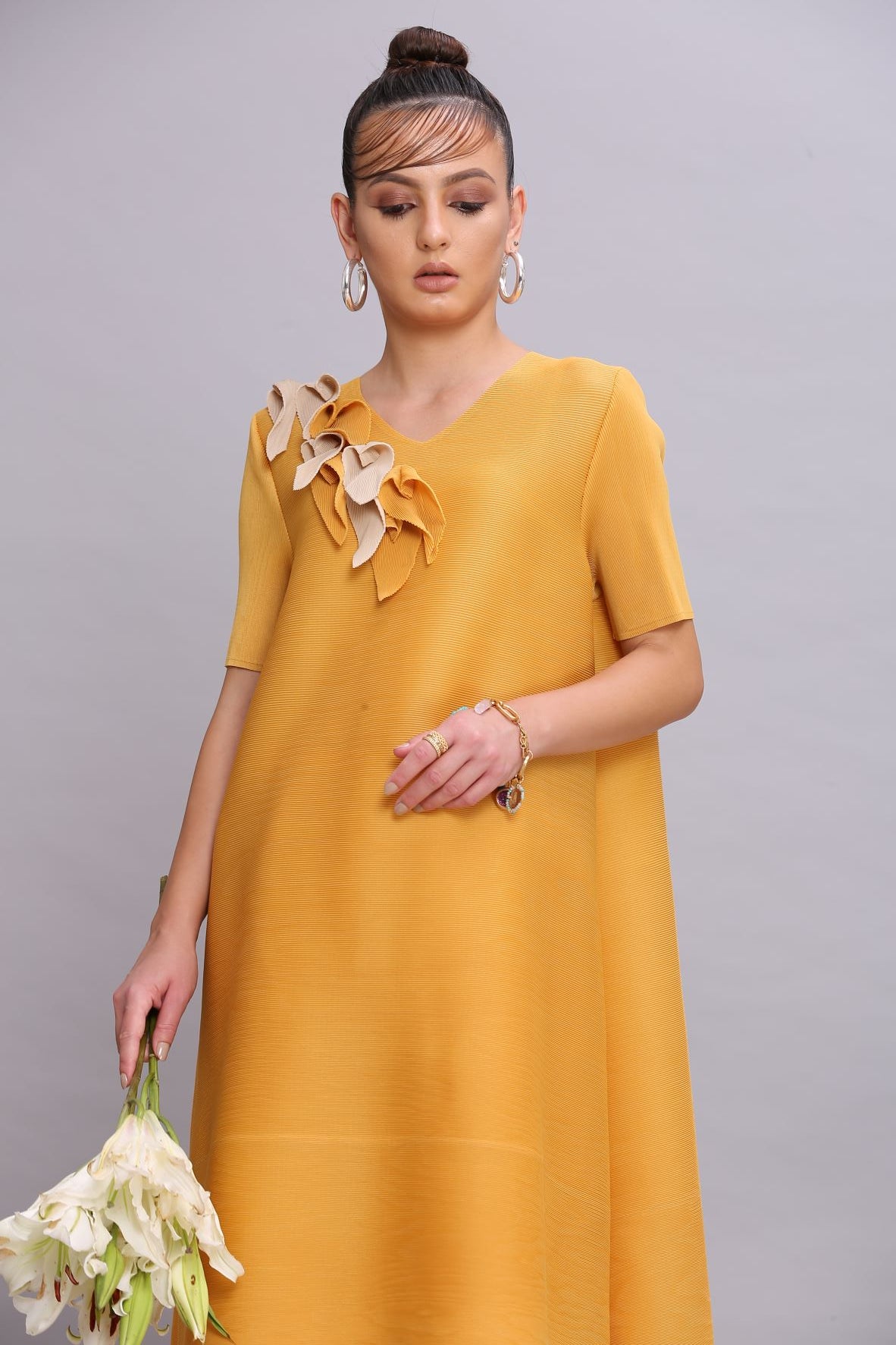YELLOW DETAIL NECK KURTI SET