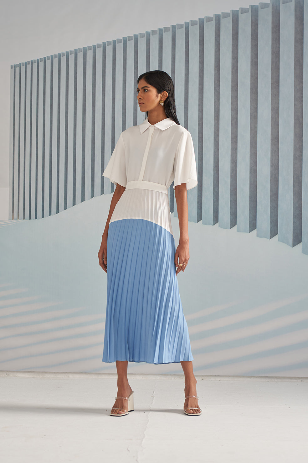 TWO TONE COLLAR DRESS