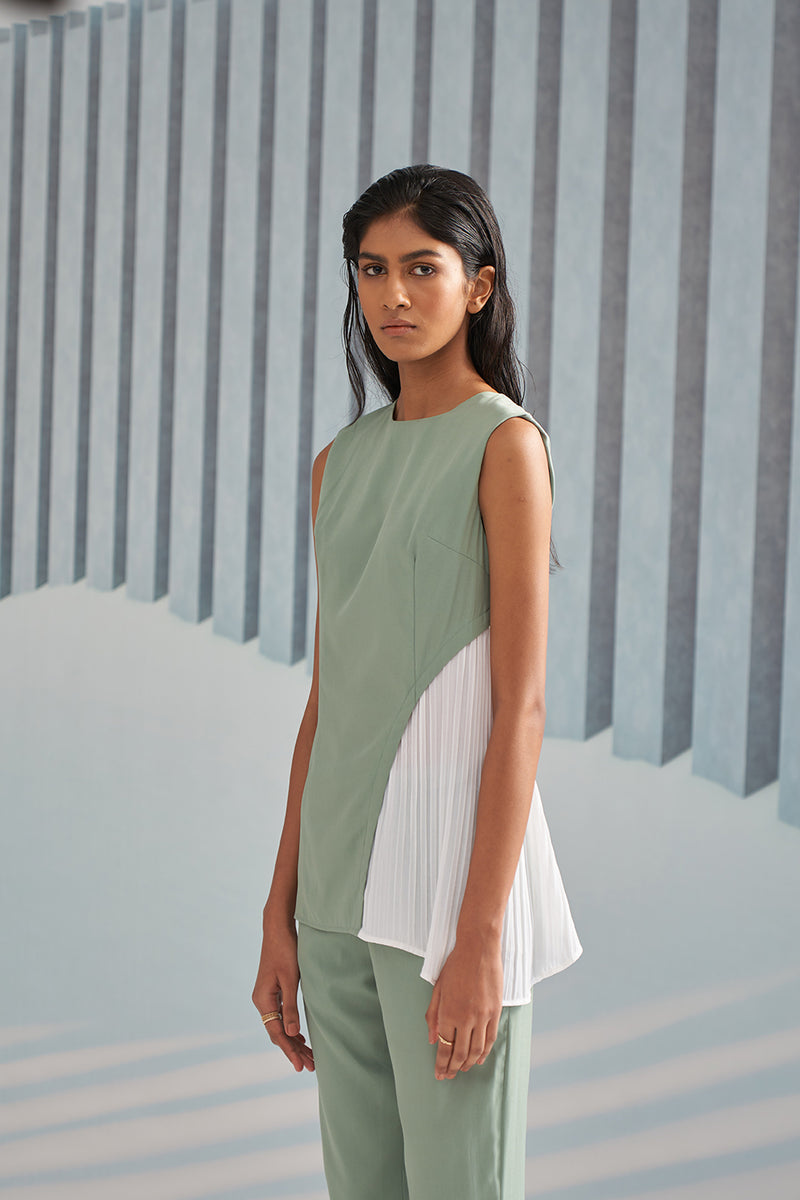 GREEN CREPE WITH WHITE PLEATS TOP